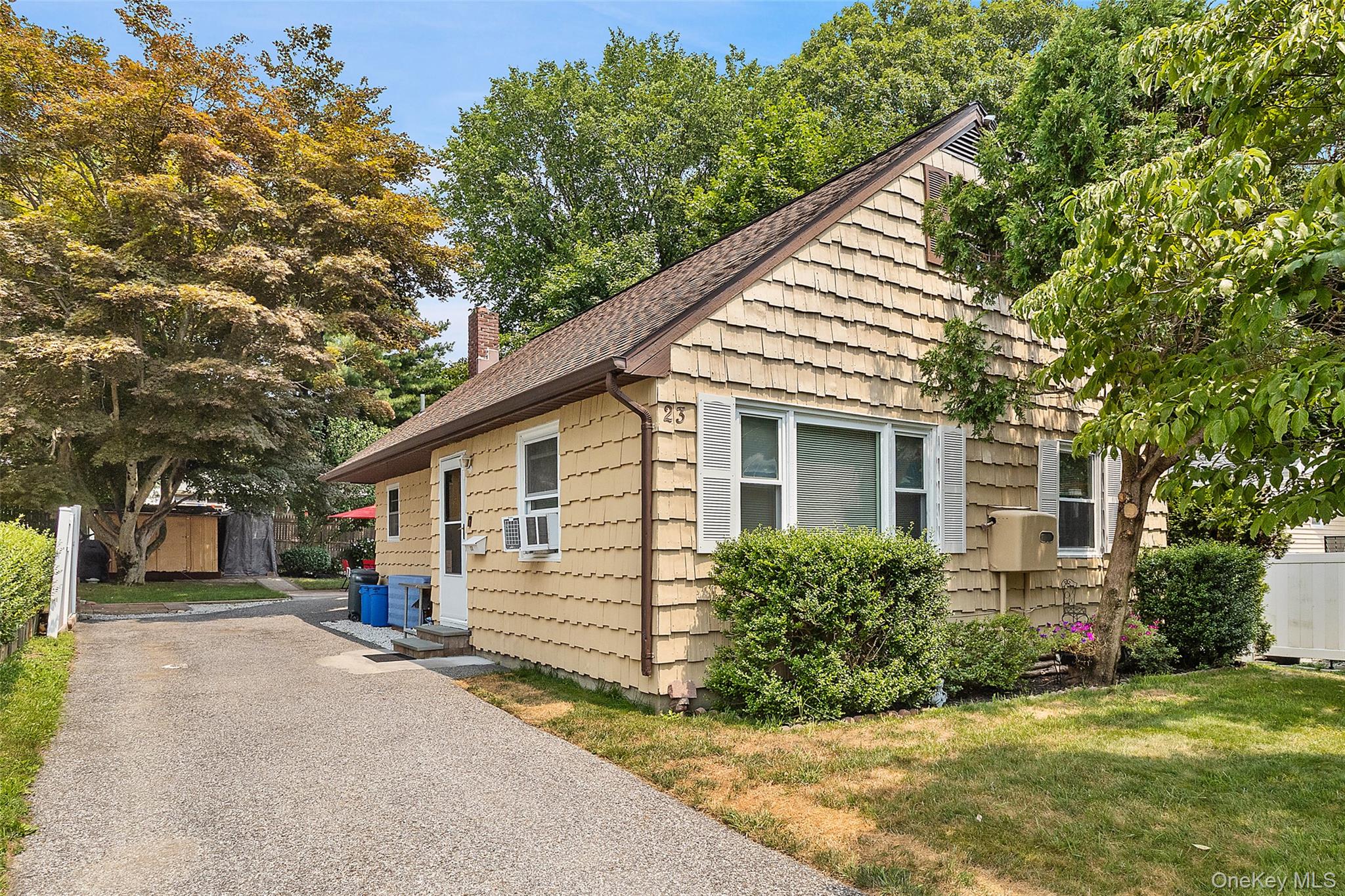 23 Gates Avenue – For Sale photo 34