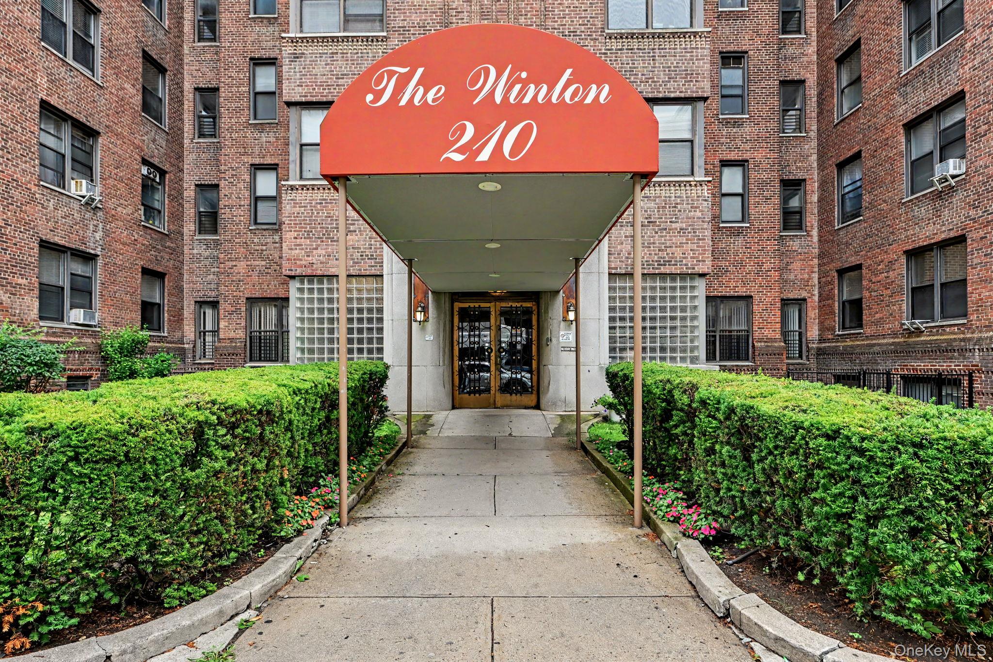 210 Martine Avenue, Unit 5K photo 2
