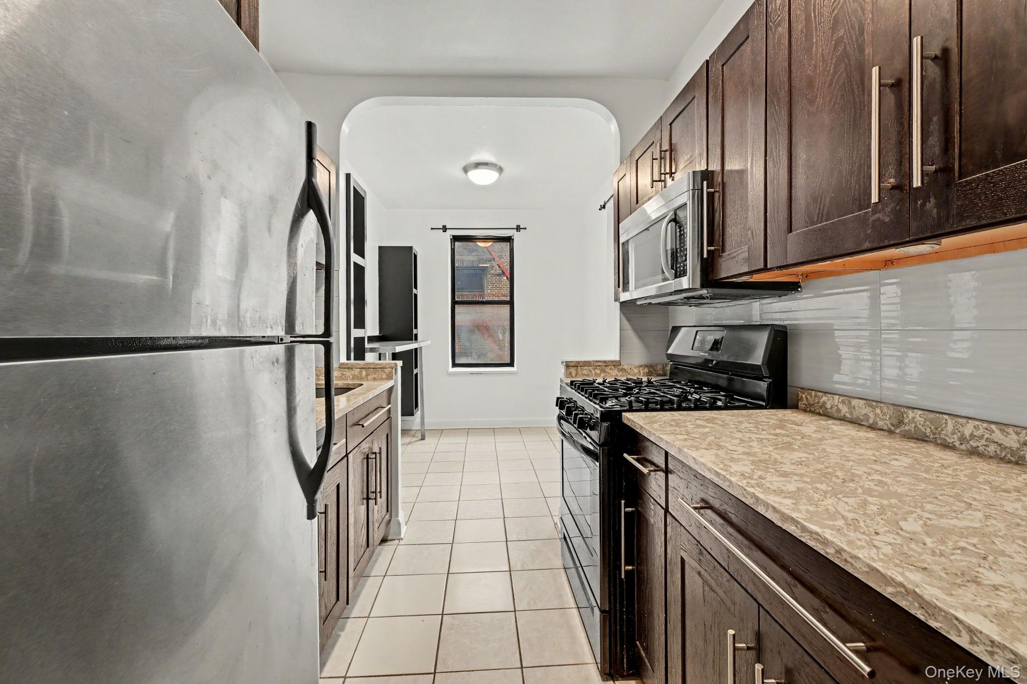 210 Martine Avenue, Unit 5K