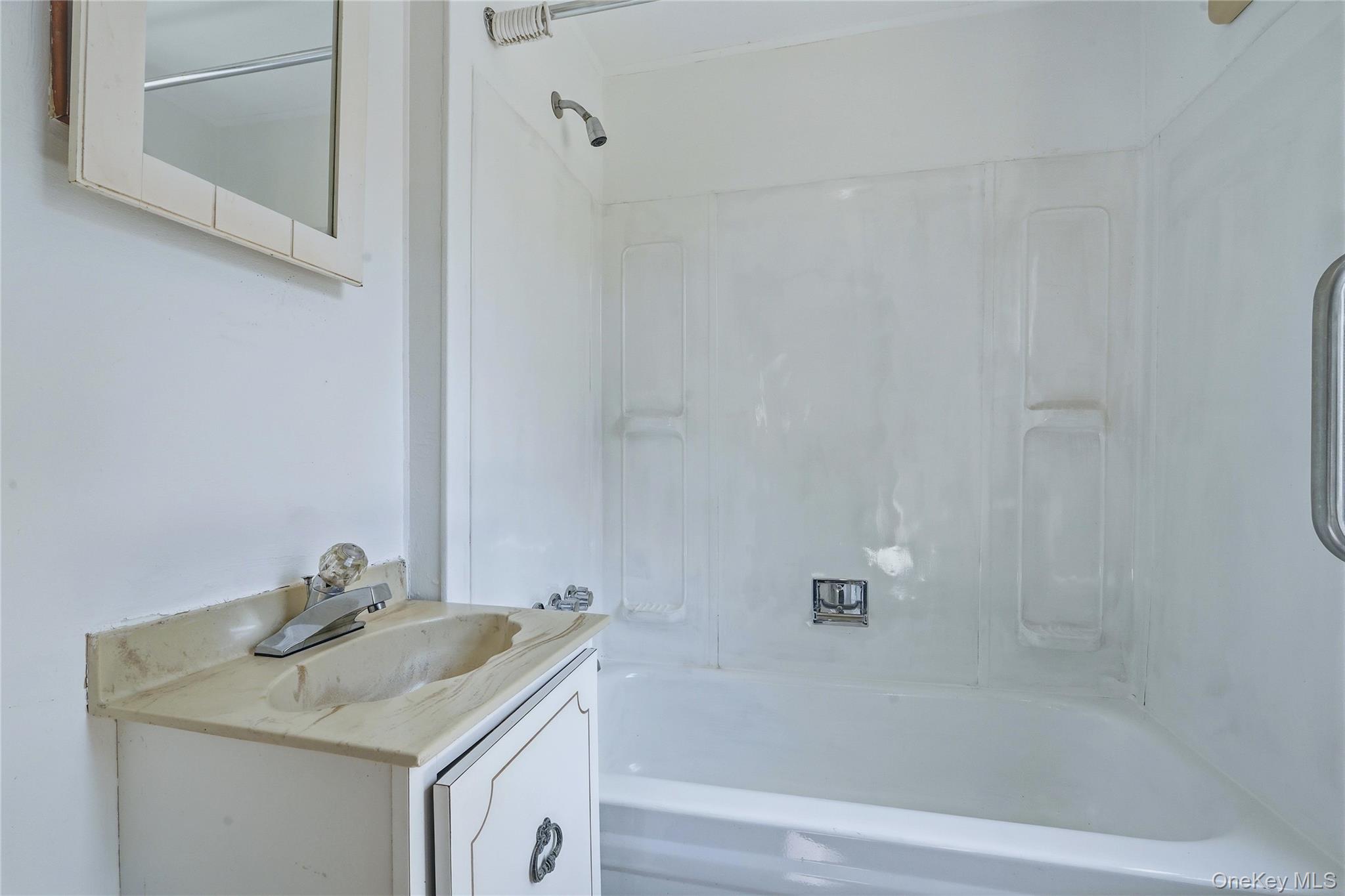 5 Wilbur Avenue – For Sale photo 9