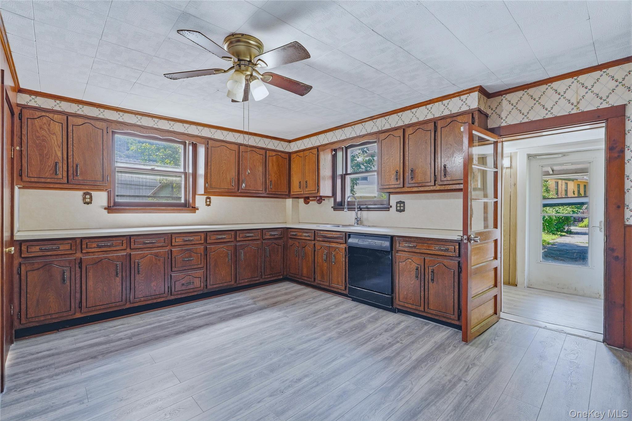 5 Wilbur Avenue – For Sale photo 5