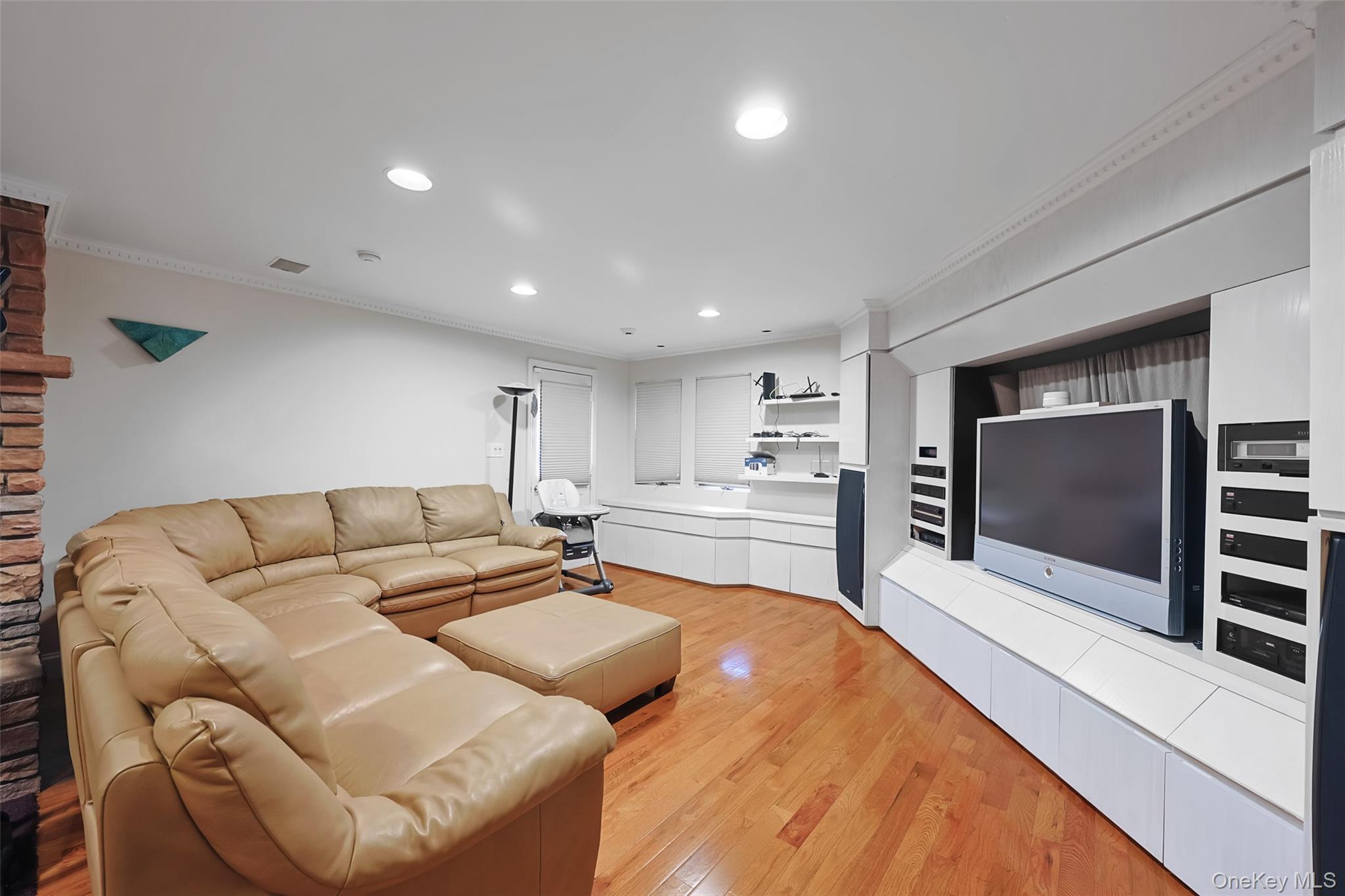 2 W Woods Road – For Sale photo 8