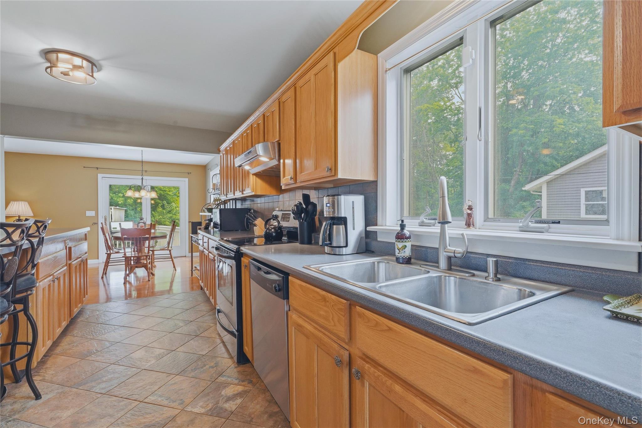 302 Lakeside Road – For Sale photo 14