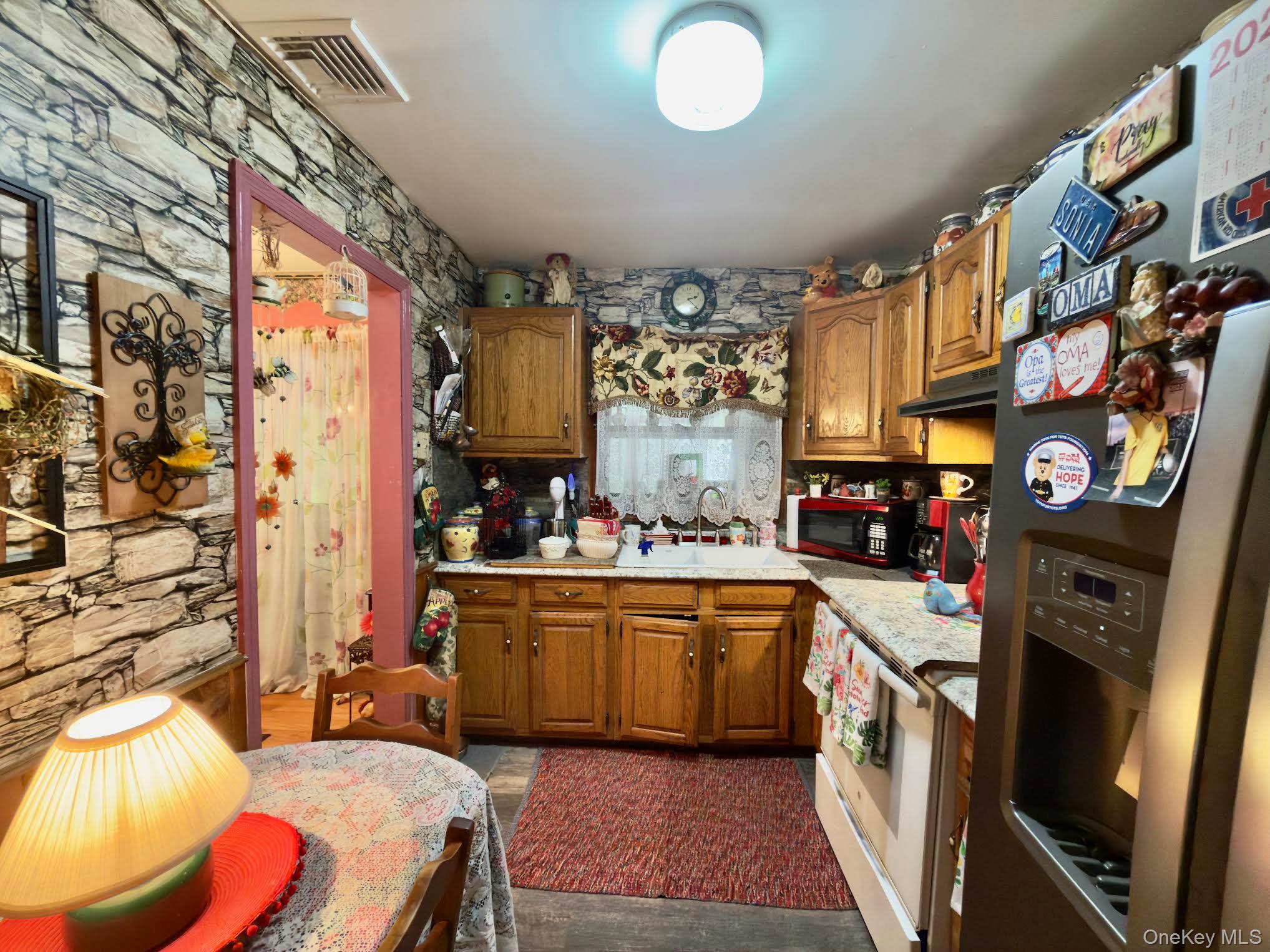 26 W Cookingham Drive – For Sale photo 5