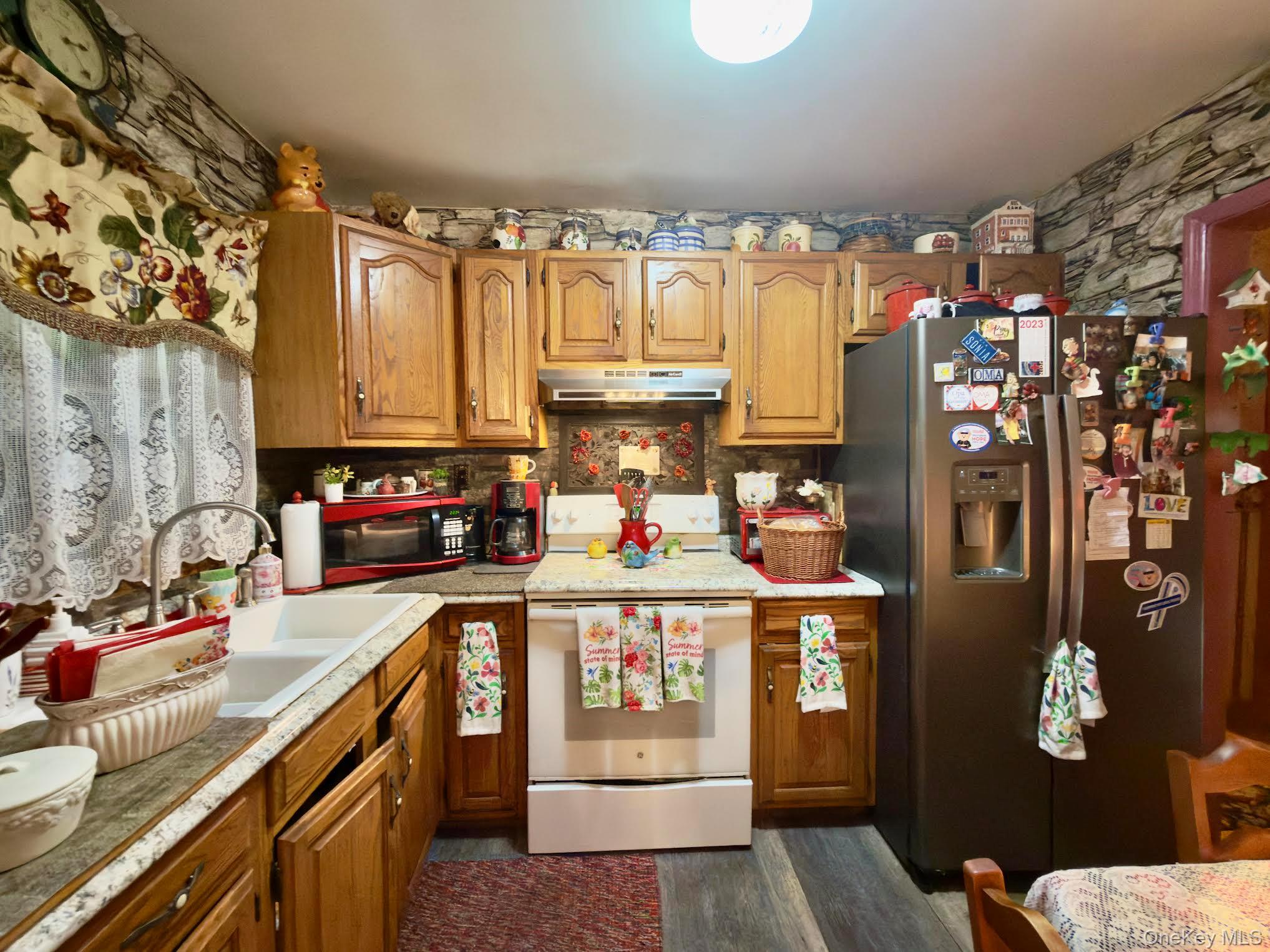 26 W Cookingham Drive – For Sale photo 6