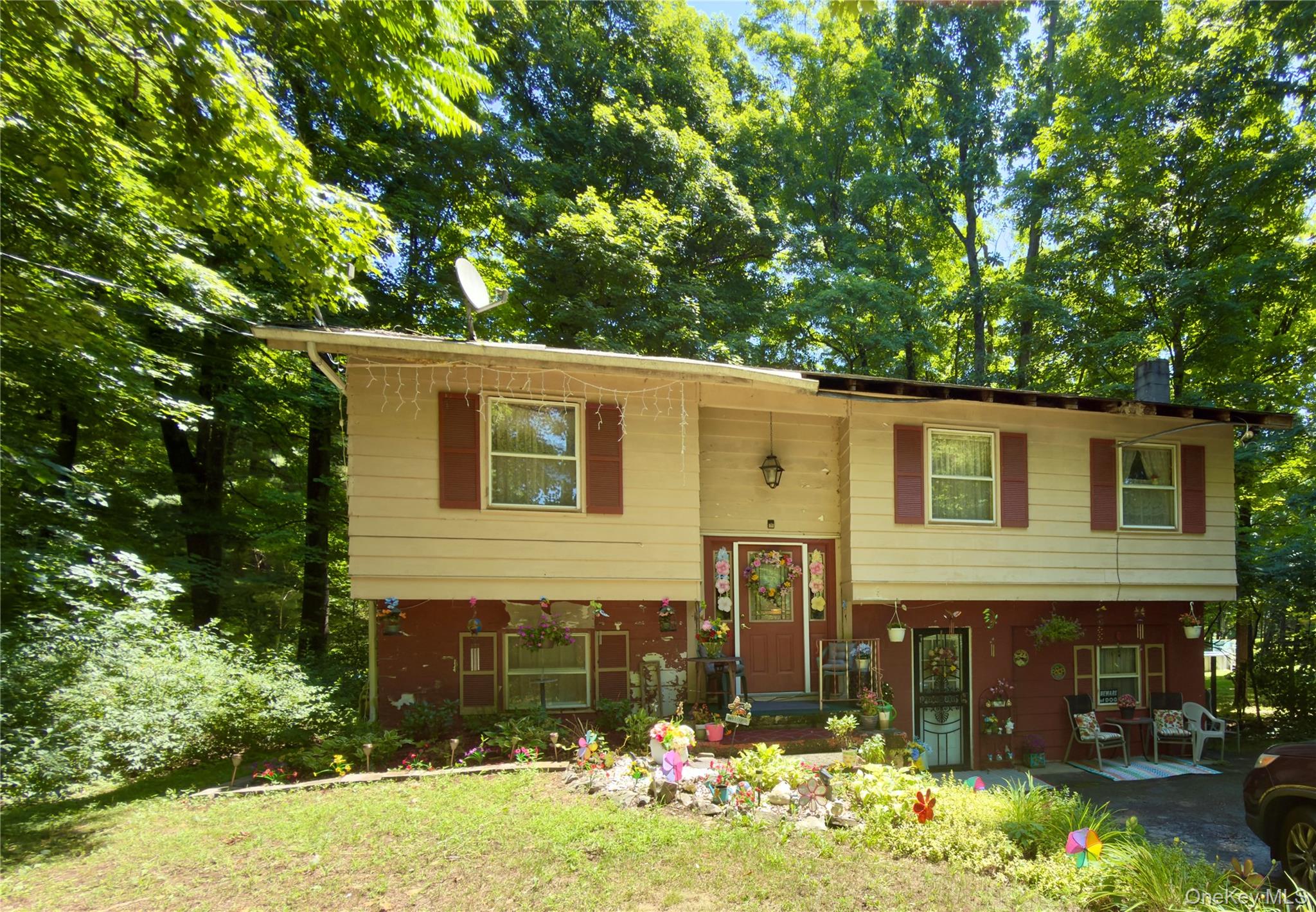 26 W Cookingham Drive – For Sale