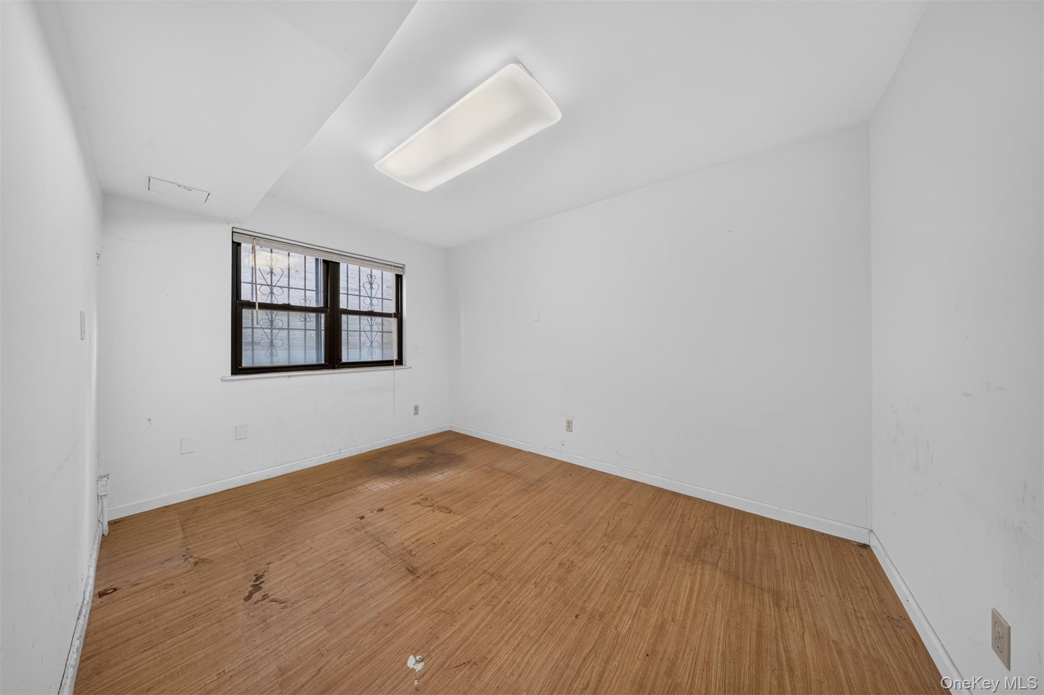 143-27 Roosevelt Avenue – For Sale photo 7