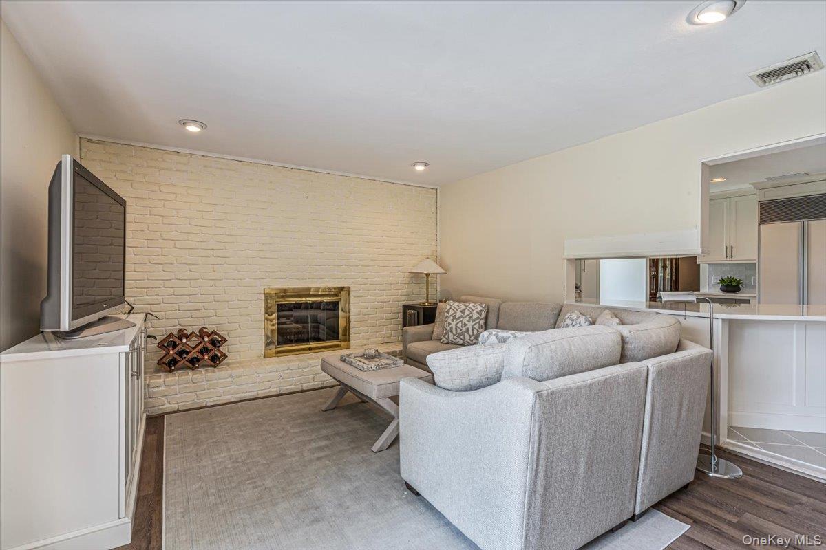 10 Clemson Lane – For Sale photo 9