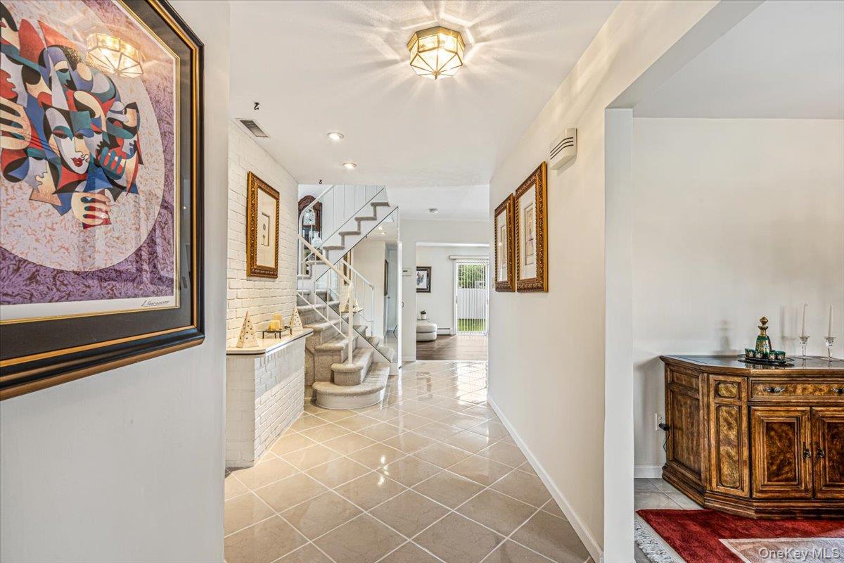 10 Clemson Lane – For Sale photo 3