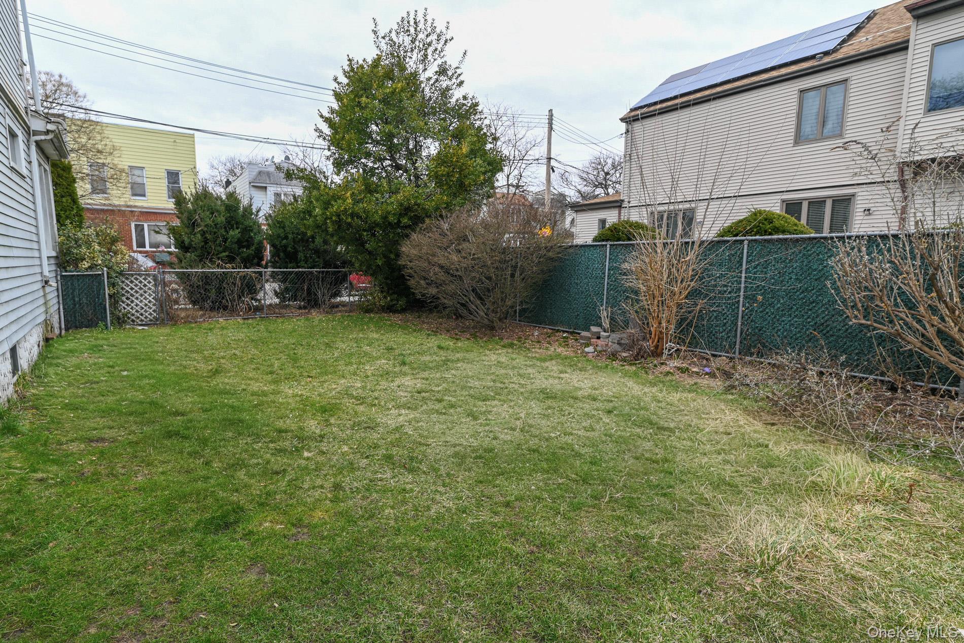 7025 71st Place – For Sale photo 11