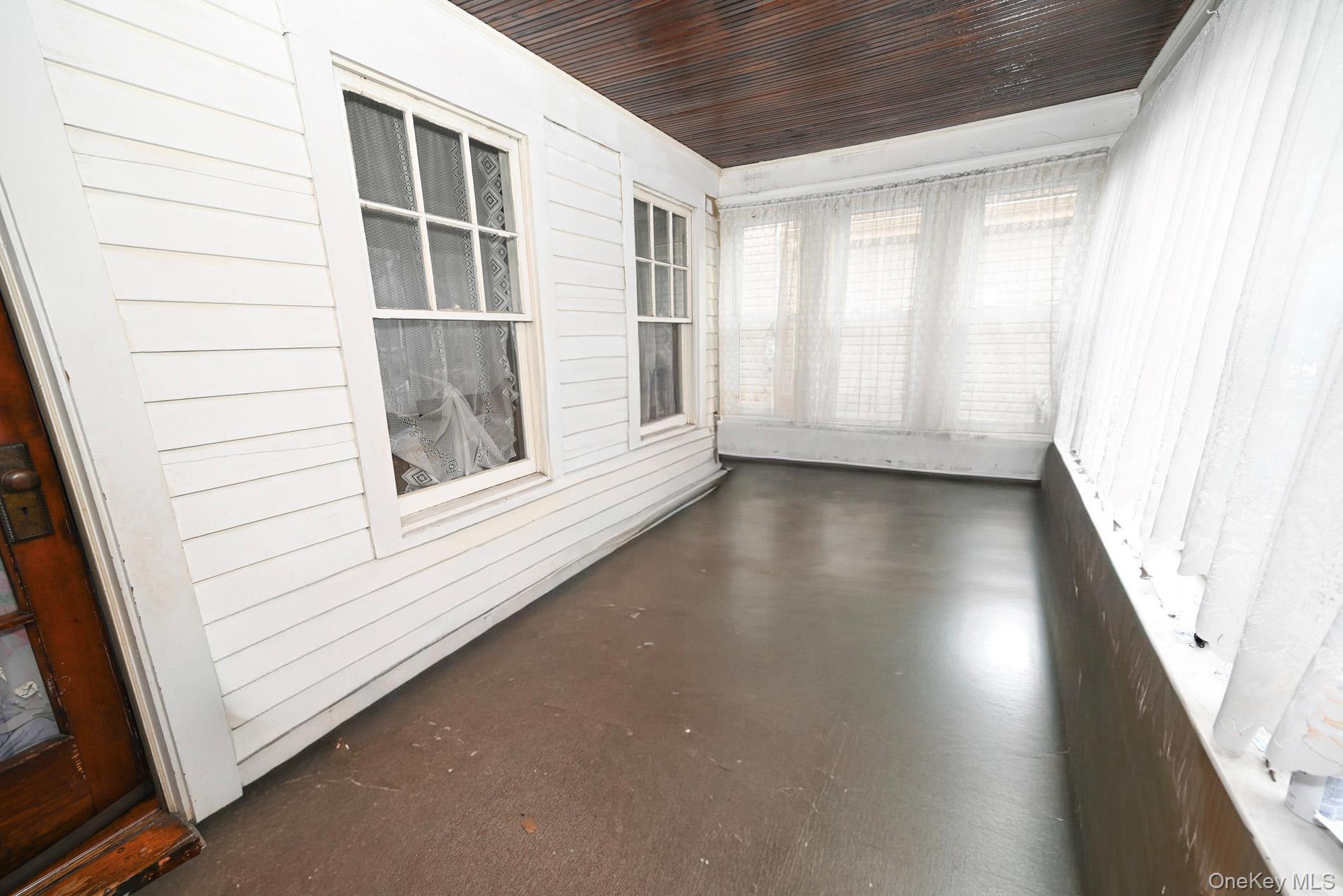 7025 71st Place – For Sale photo 14