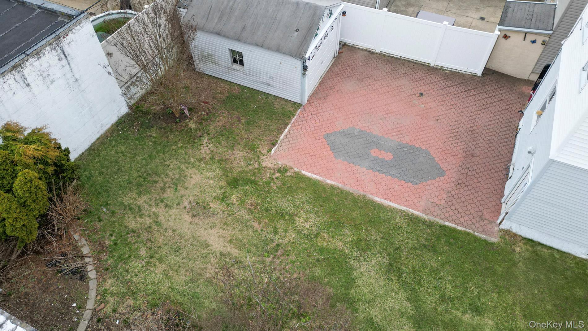 7025 71st Place – For Sale photo 7
