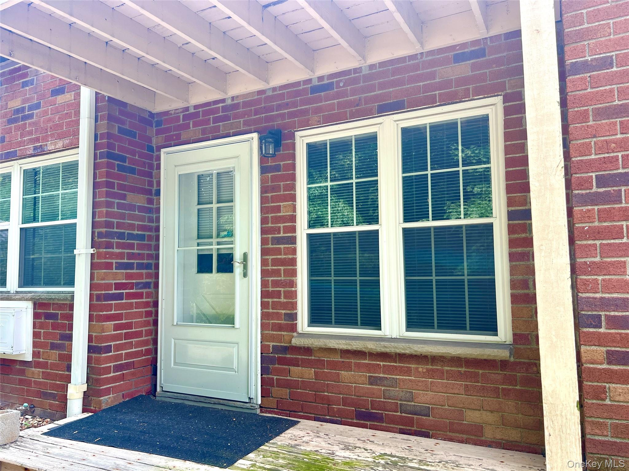 4 Colonial Rd., Unit 100