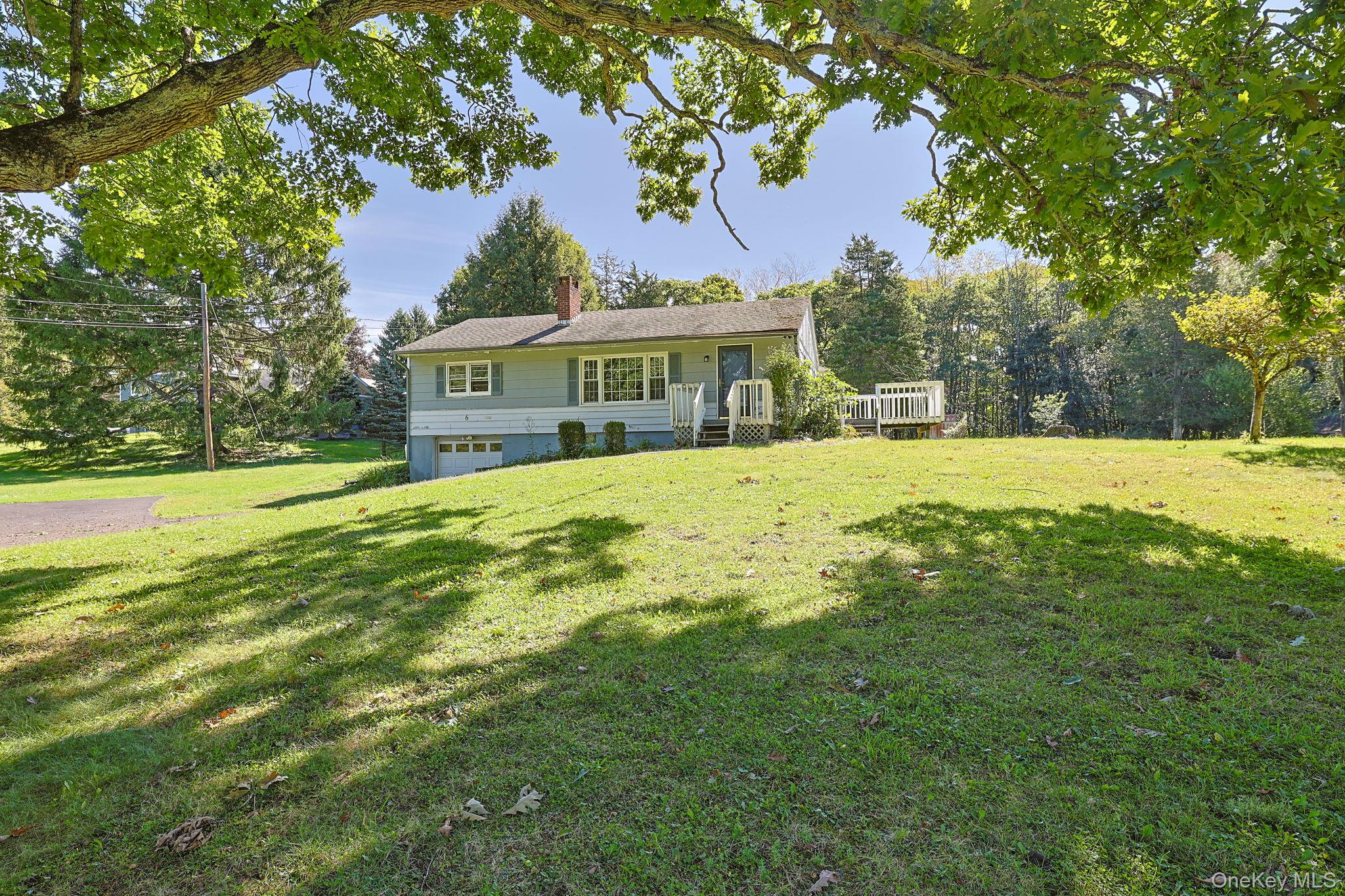 6 White Oak Terrace – For Sale photo 2