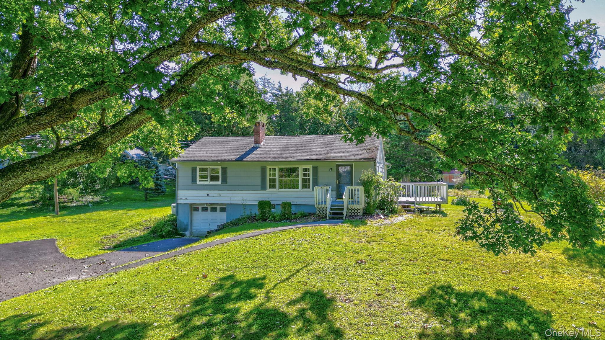 6 White Oak Terrace – For Sale