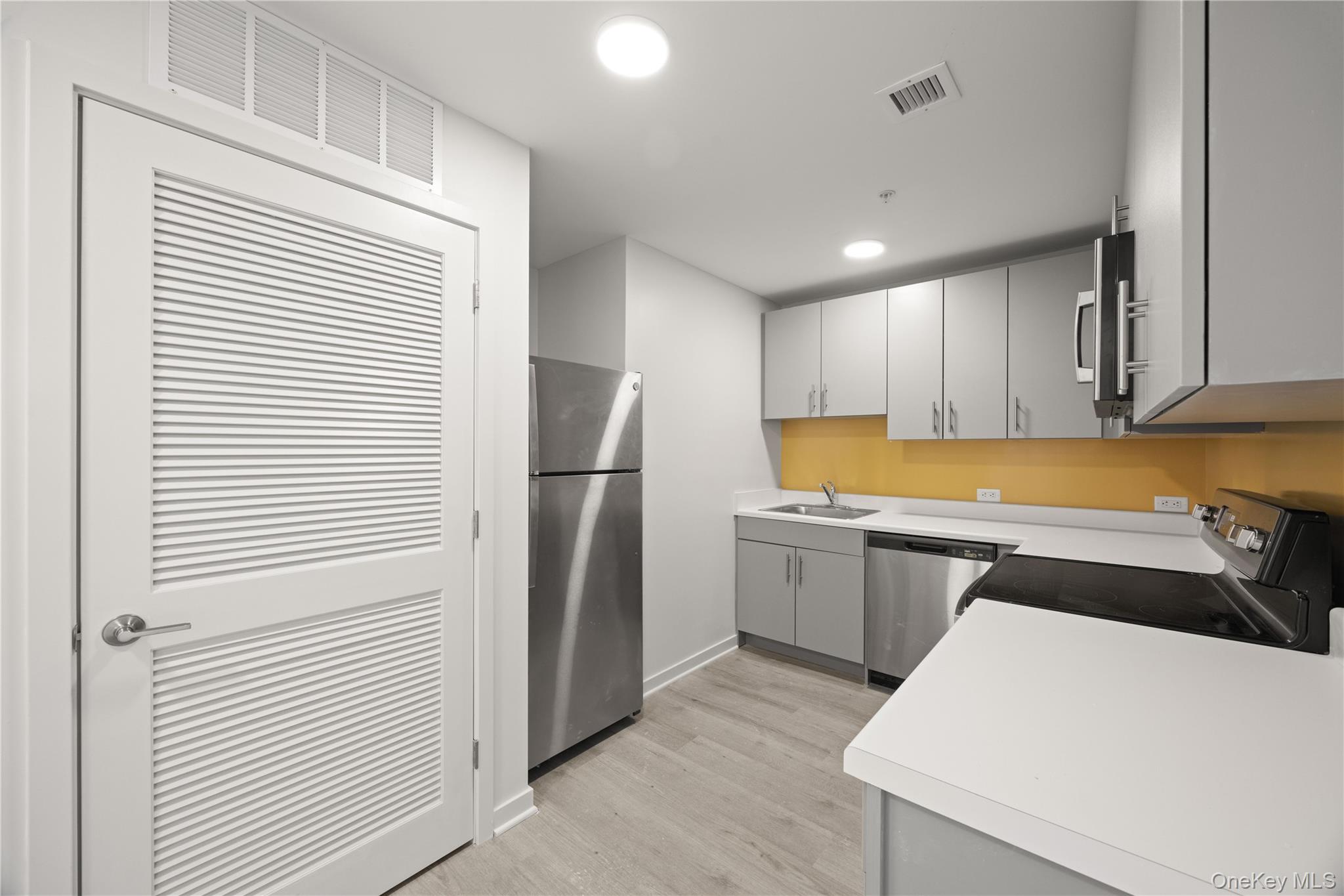 56 Prospect Street, Unit 606 photo 2