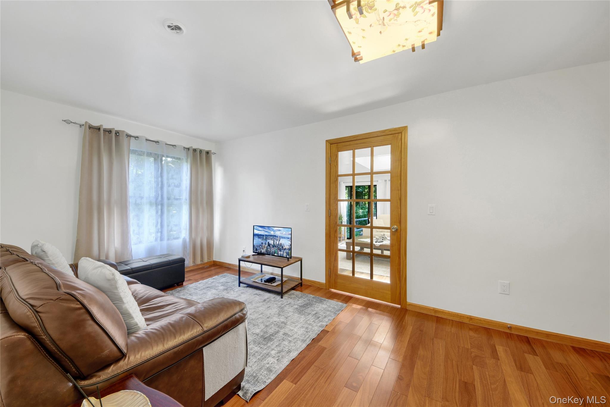 435 Birdsall Drive – For Sale photo 7