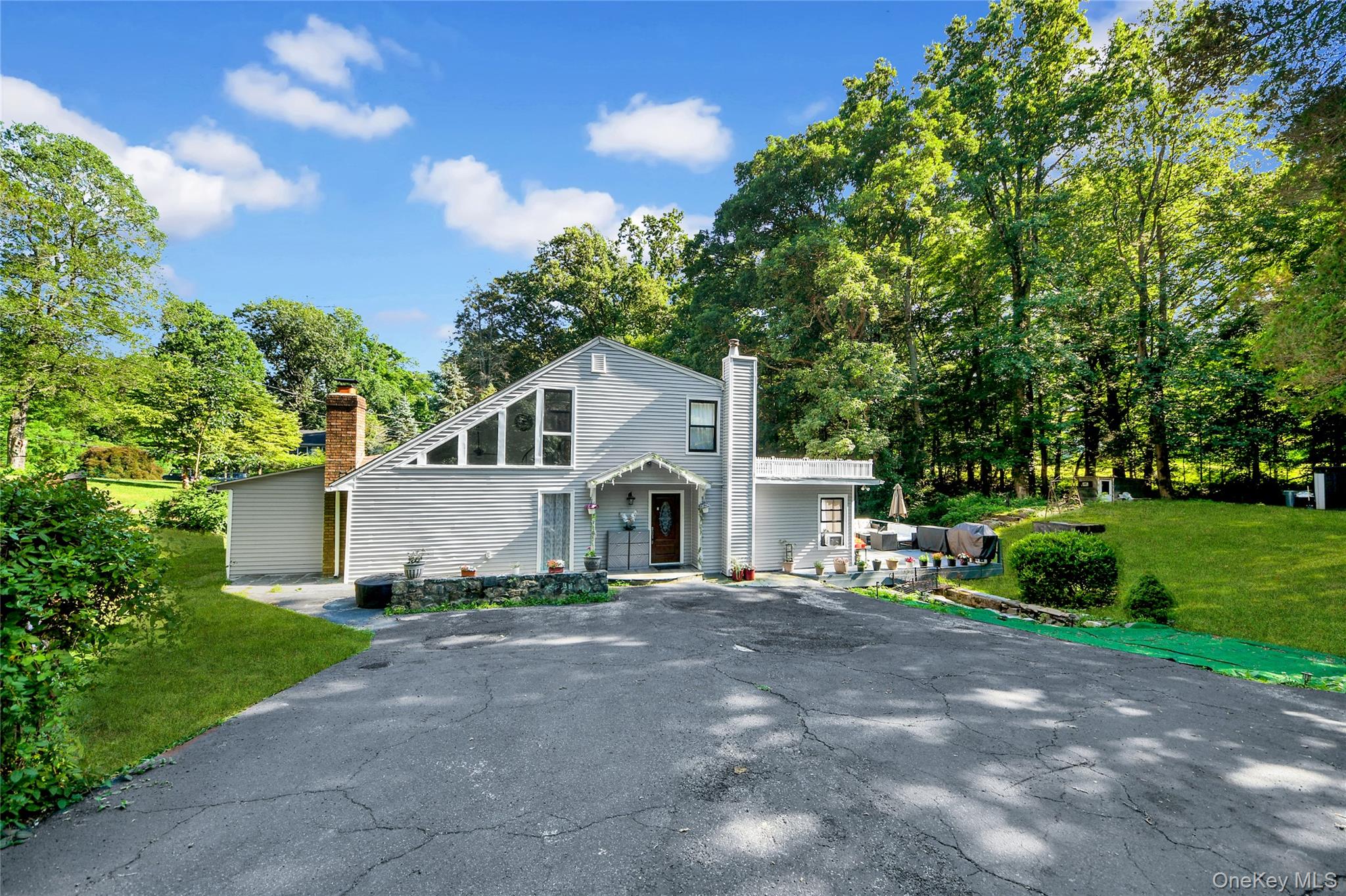435 Birdsall Drive – For Sale photo 2