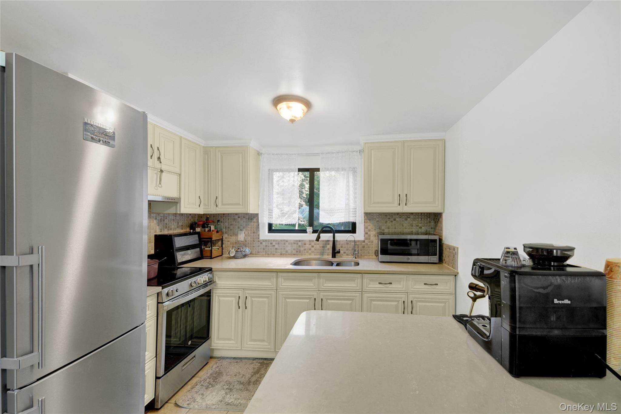435 Birdsall Drive – For Sale photo 13