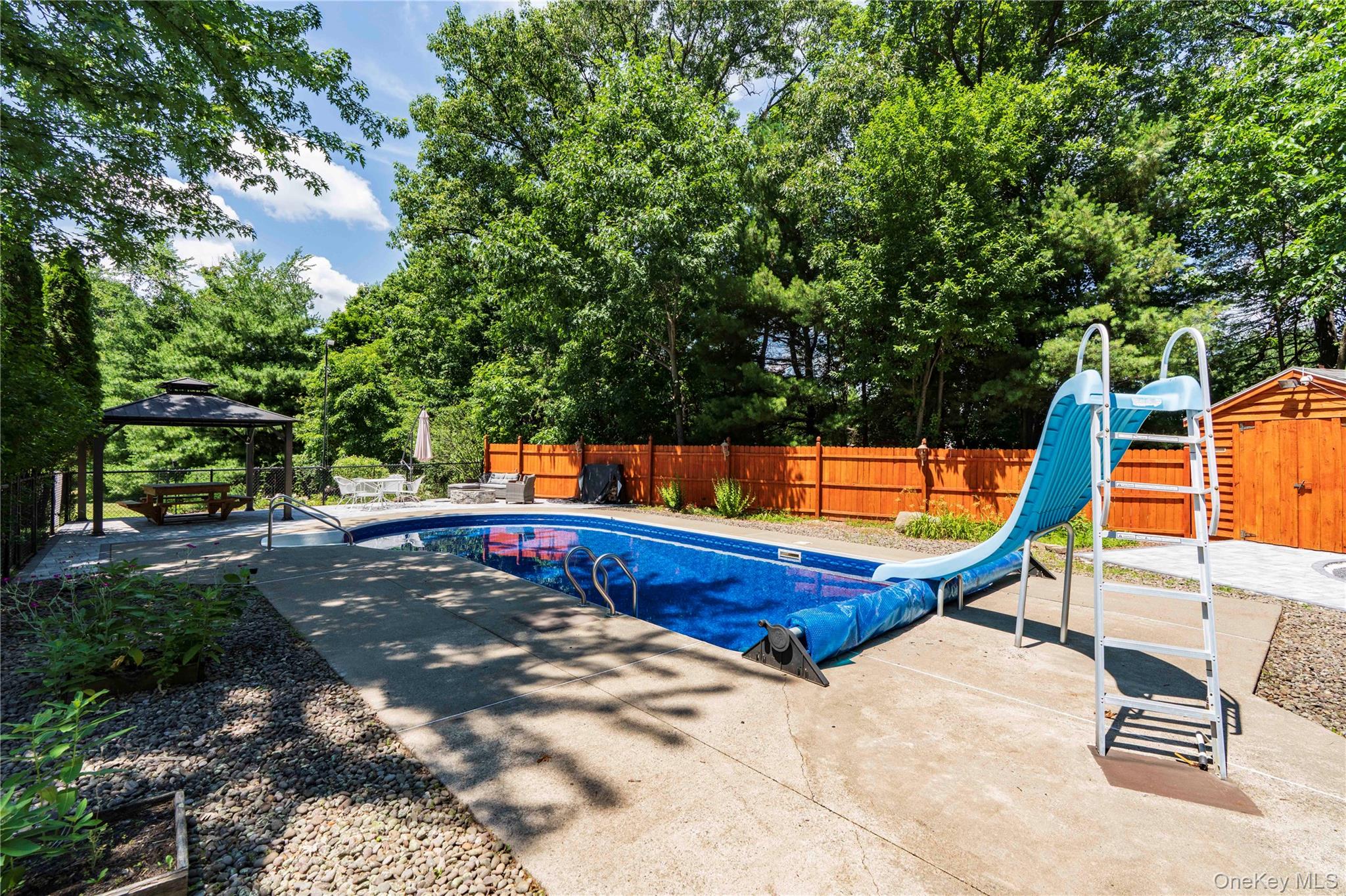 24 Robyn Drive – For Sale photo 18