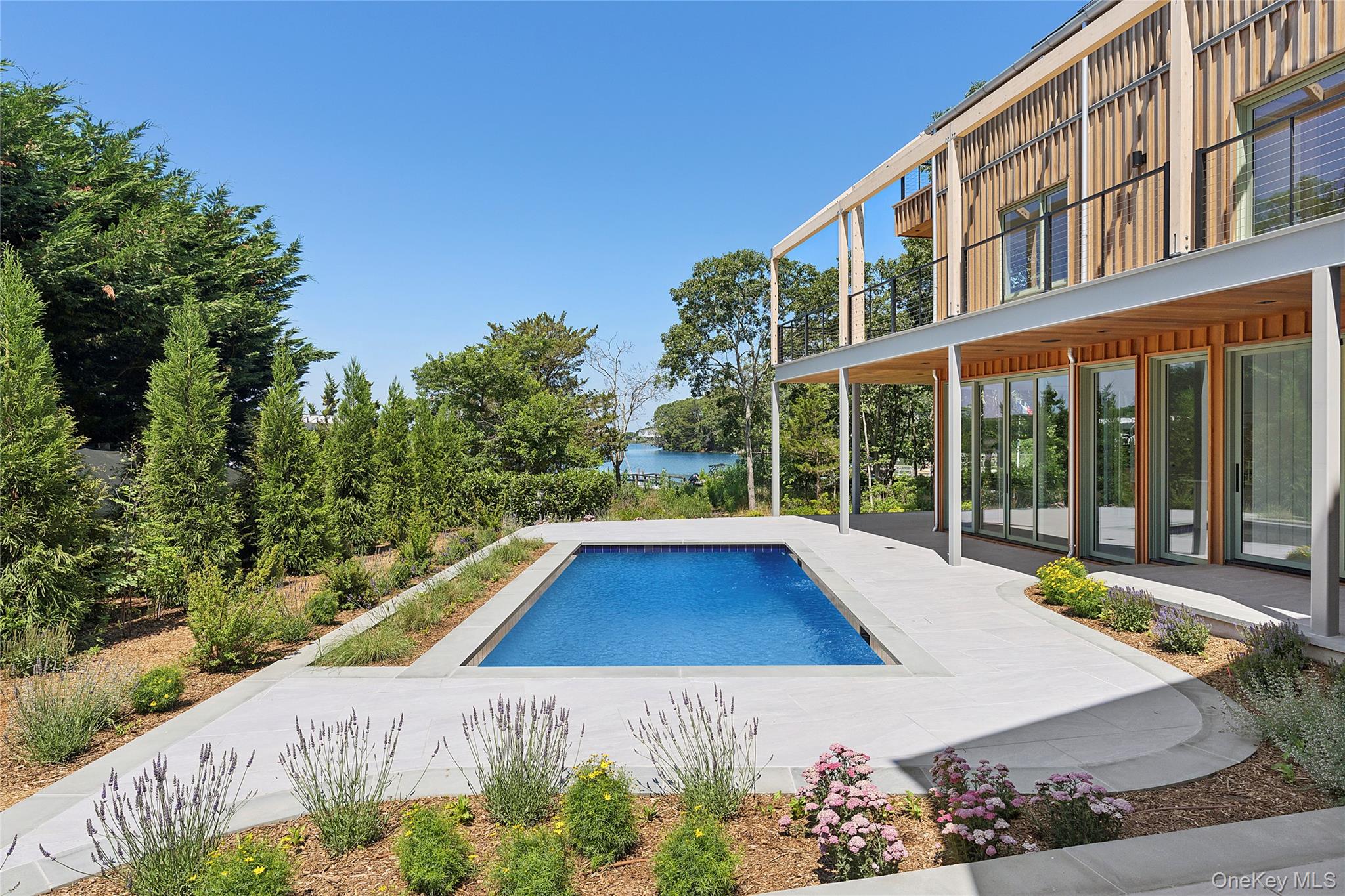 25 Bluff Point Road – For Sale photo 6