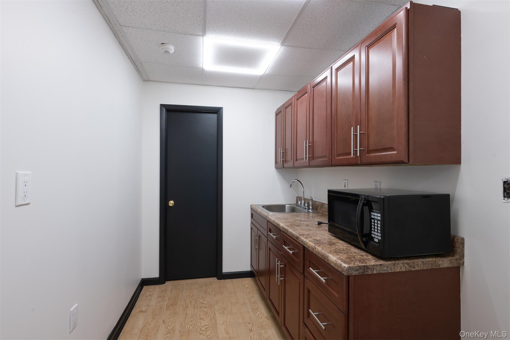 501 Chestnut Ridge Road, Unit 210 photo 9