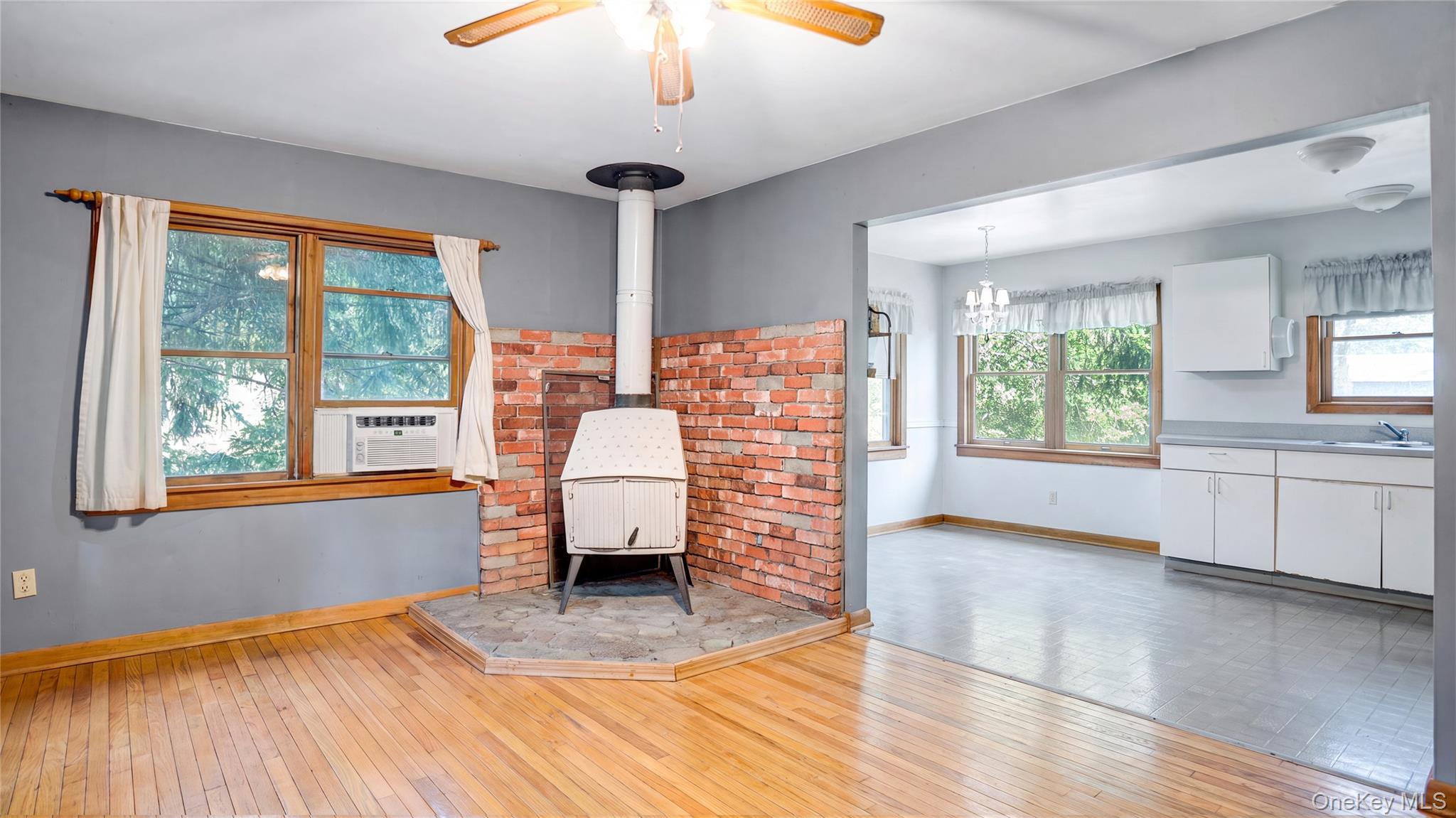 29 Boatheaders Lane N – For Sale photo 2