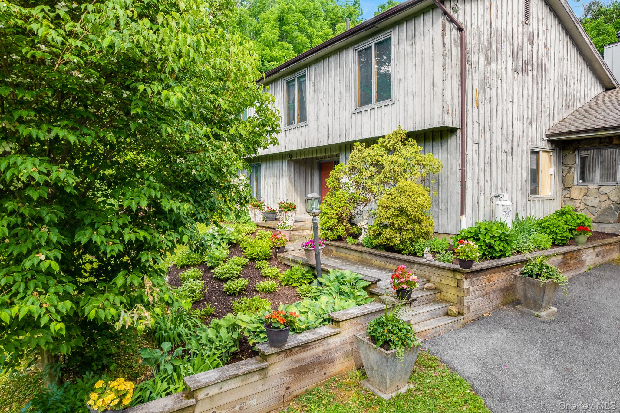 12 Denim Drive – For Sale photo 3