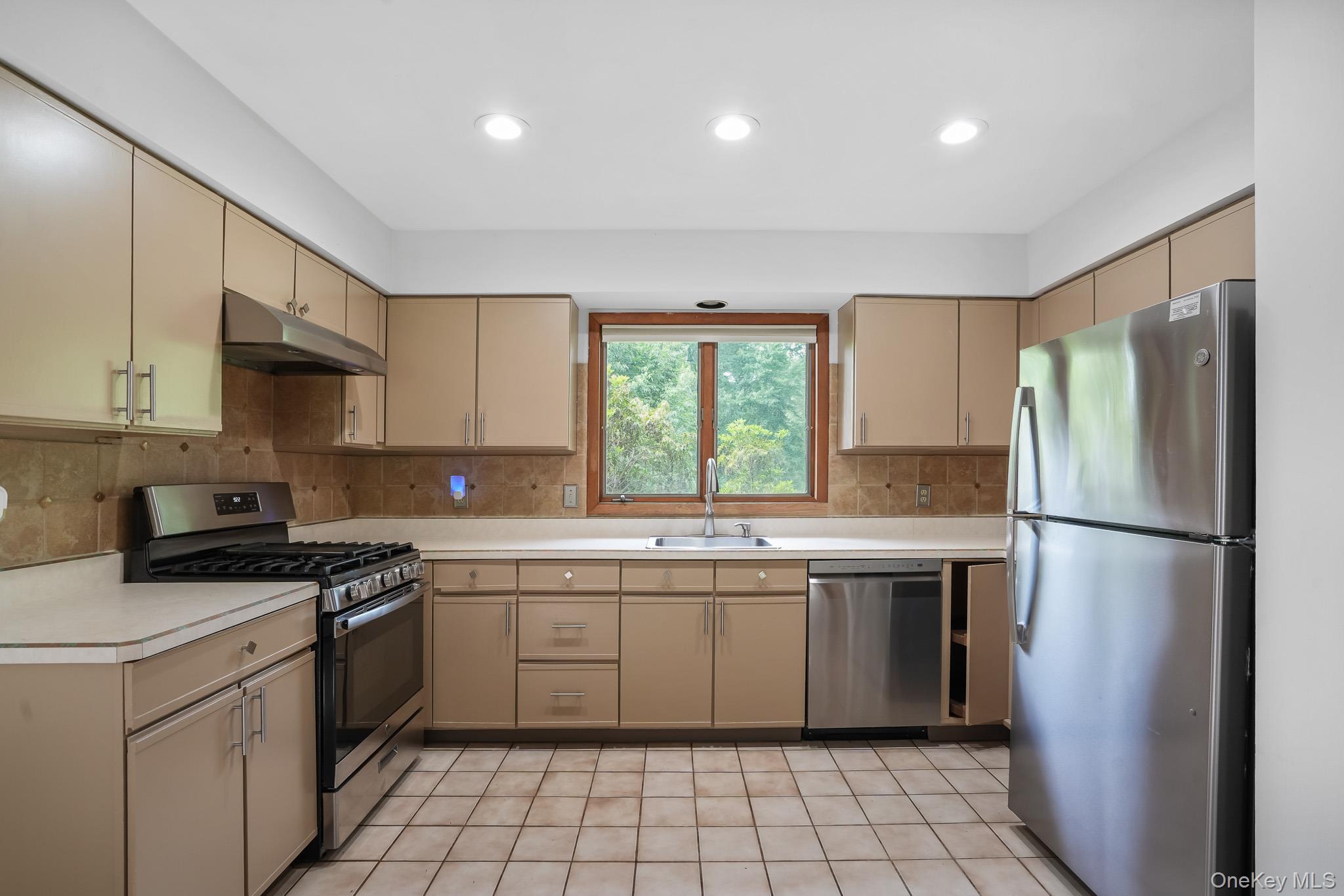 12 Denim Drive – For Sale photo 18