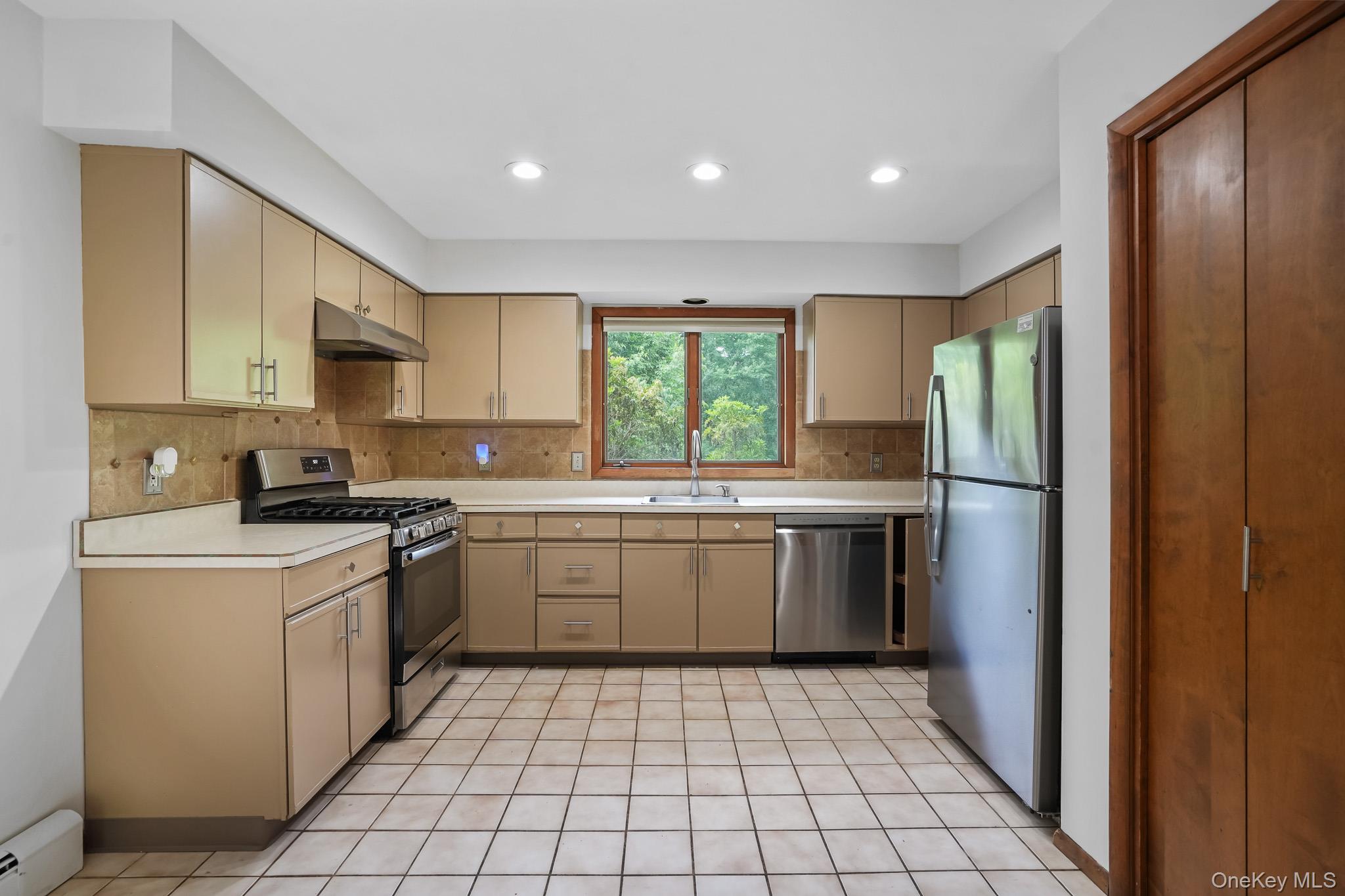 12 Denim Drive – For Sale photo 19
