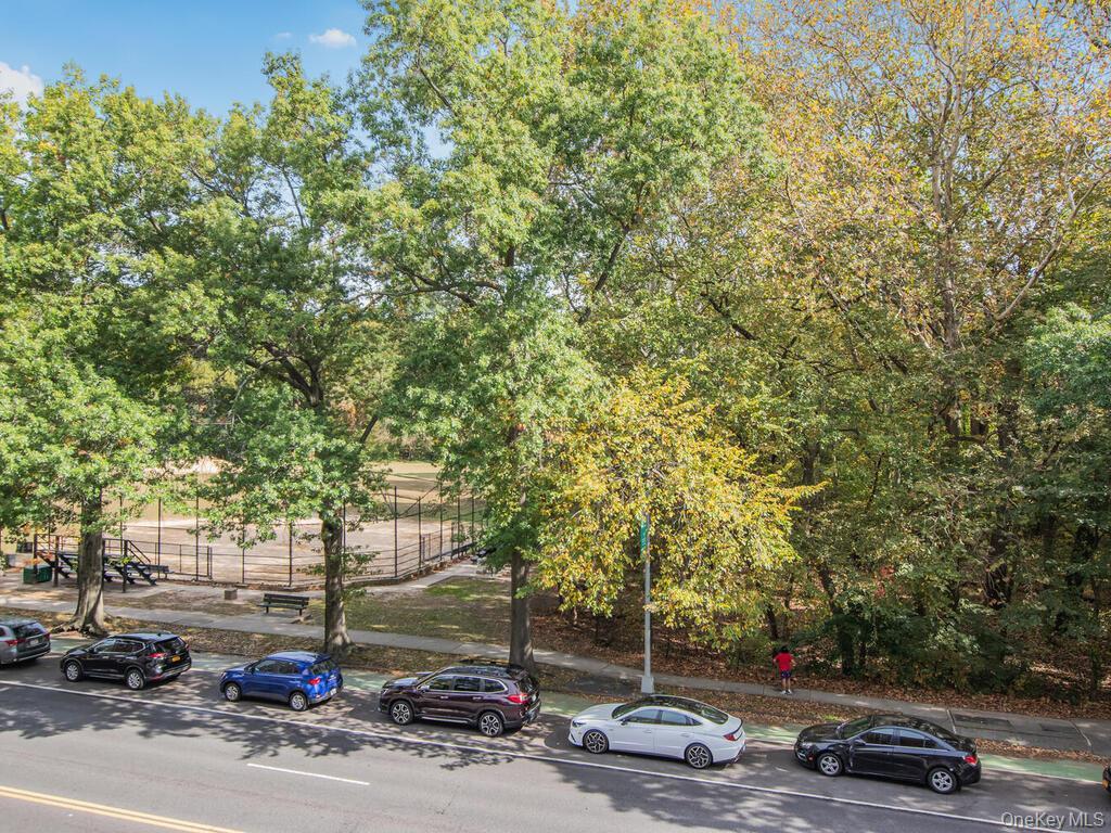 6535 Broadway, Unit 3F