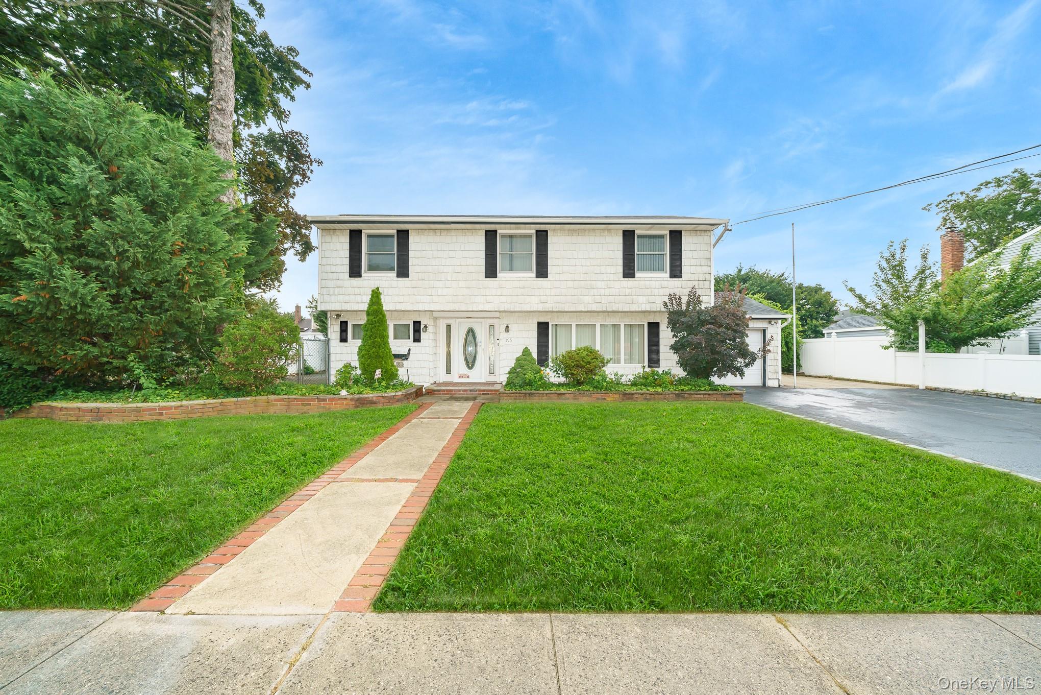195 N Albany Avenue – For Sale photo 2