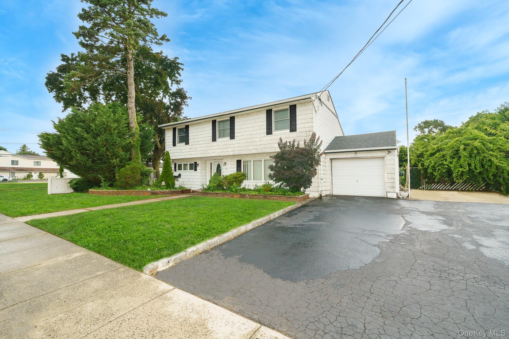 195 N Albany Avenue – For Sale