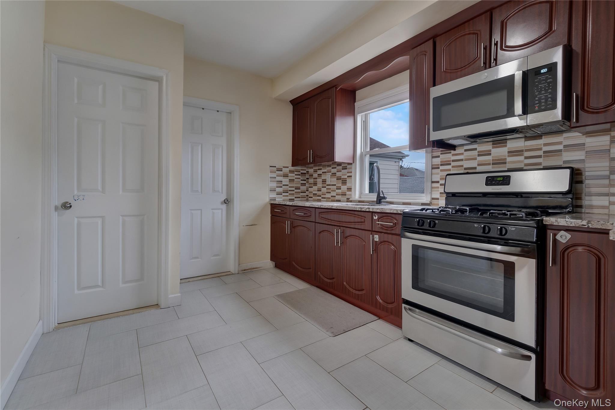6940 Gouverneur Avenue – For Sale photo 3