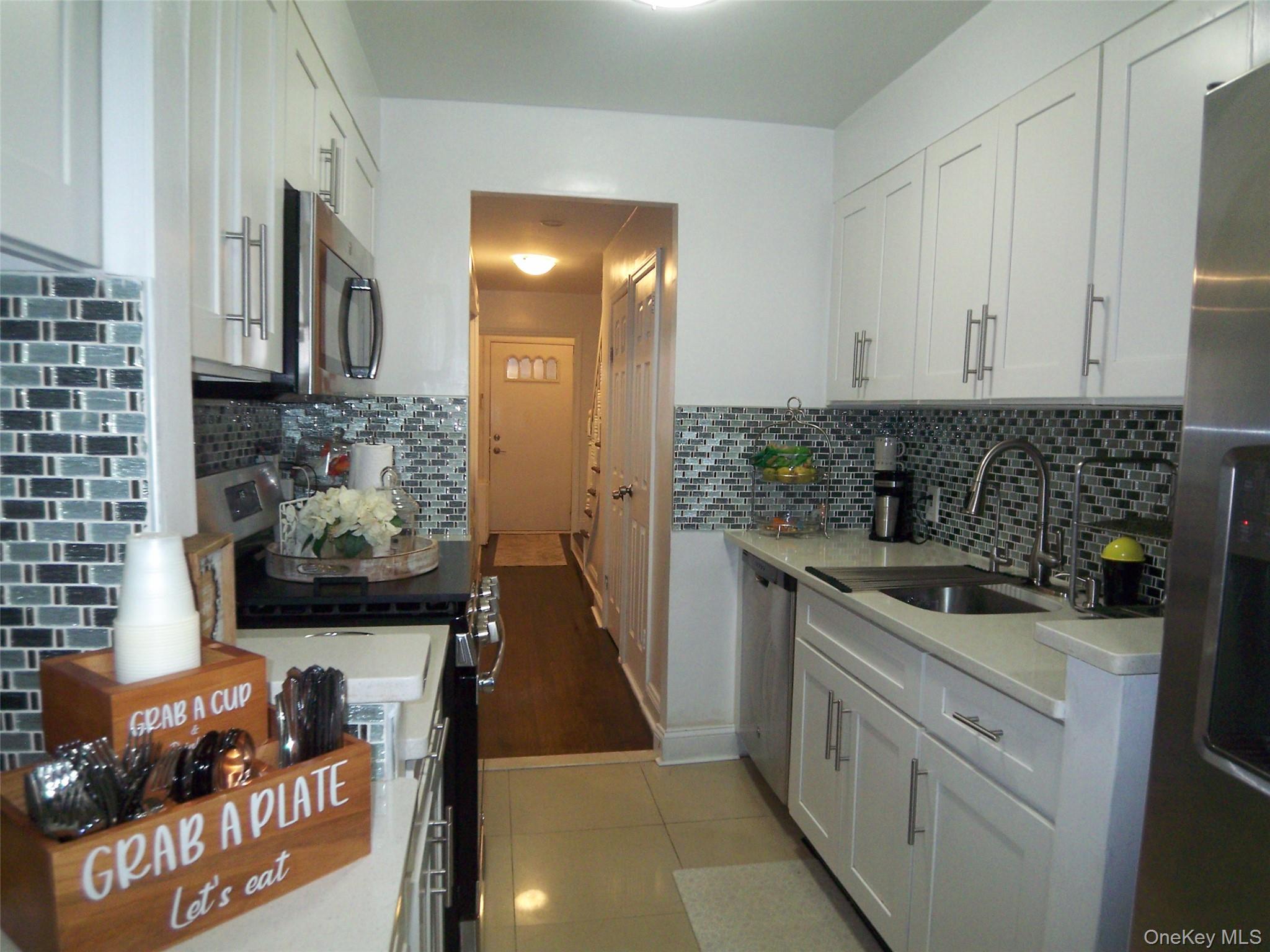 4382 Byron Avenue – For Sale photo 4