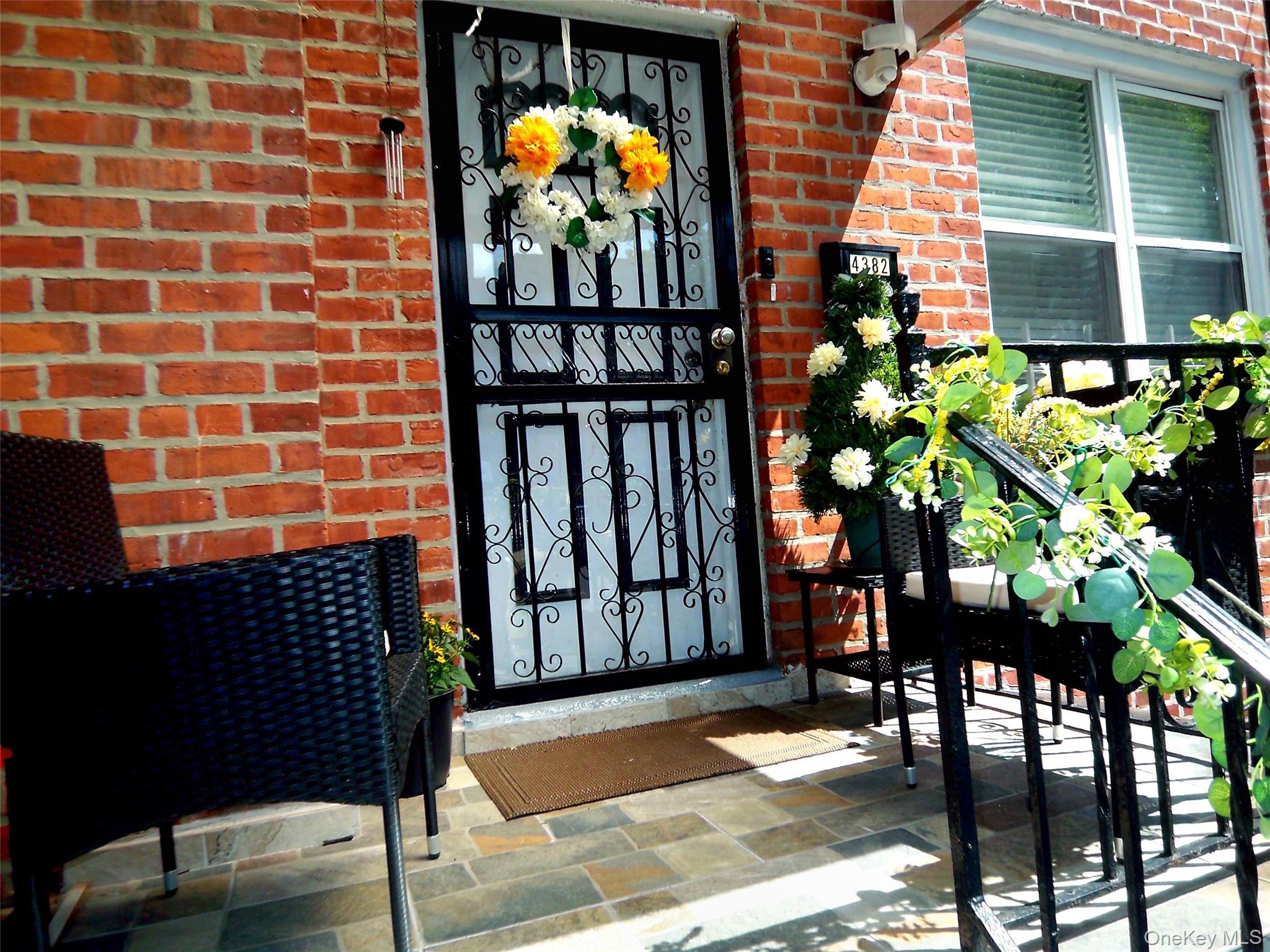 4382 Byron Avenue – For Sale photo 3