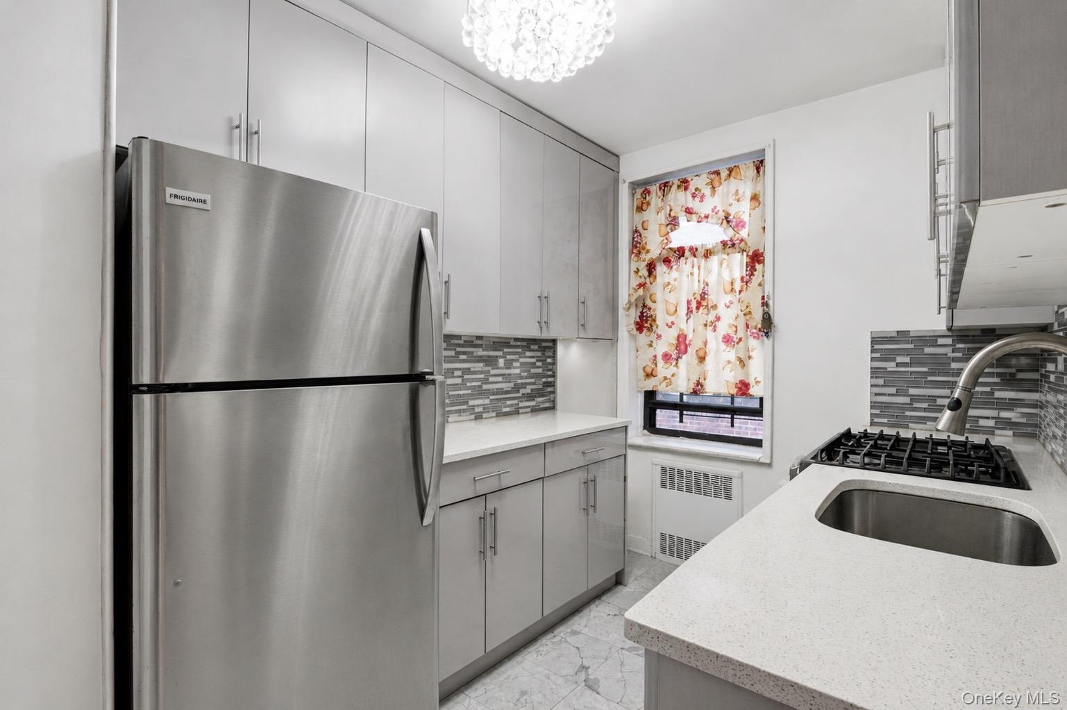 84-31 Van Wyck Expressway, Unit 2B photo 3
