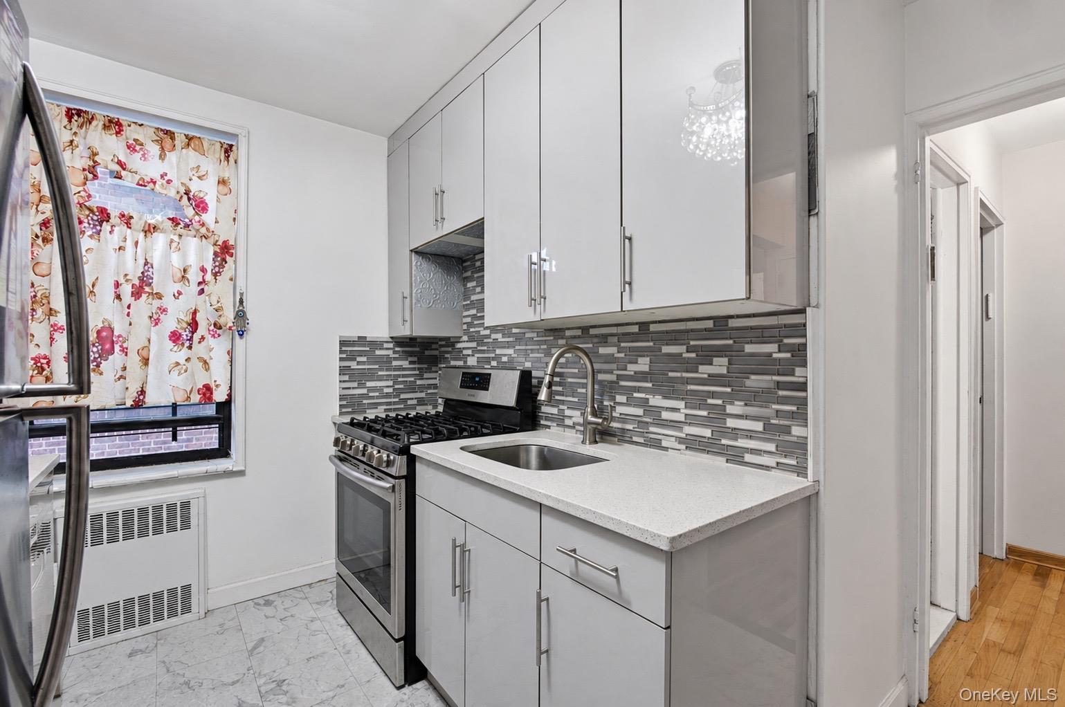 84-31 Van Wyck Expressway, Unit 2B photo 4