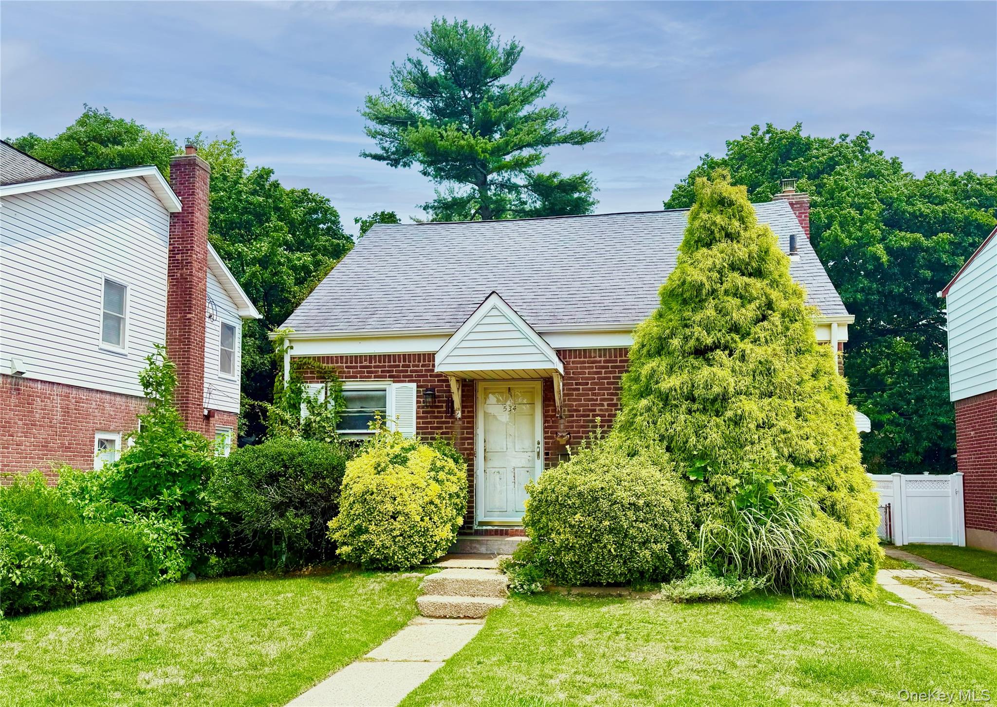 534 Sperry Boulevard – For Sale photo 2