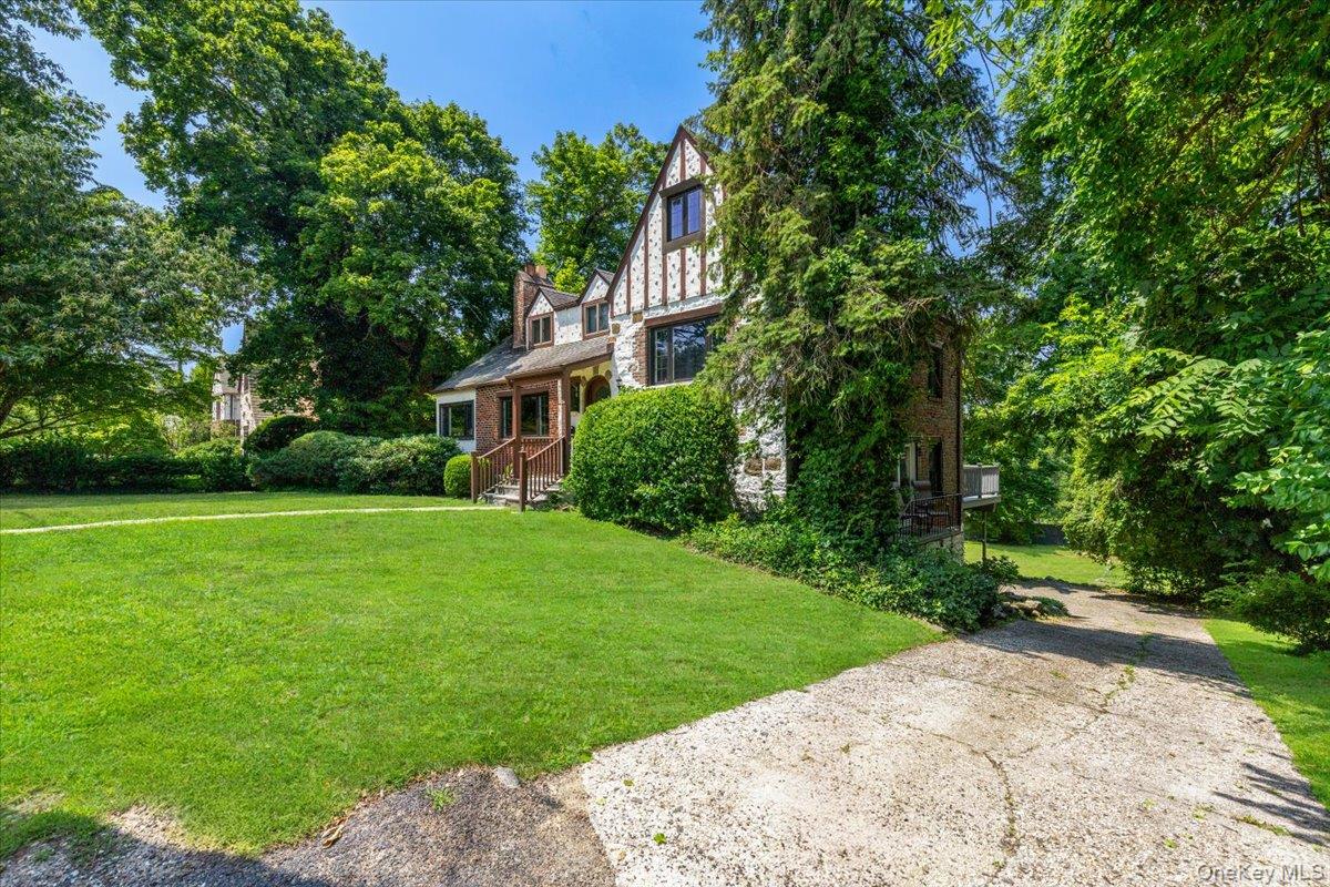 38 Fenimore Drive – For Sale photo 2