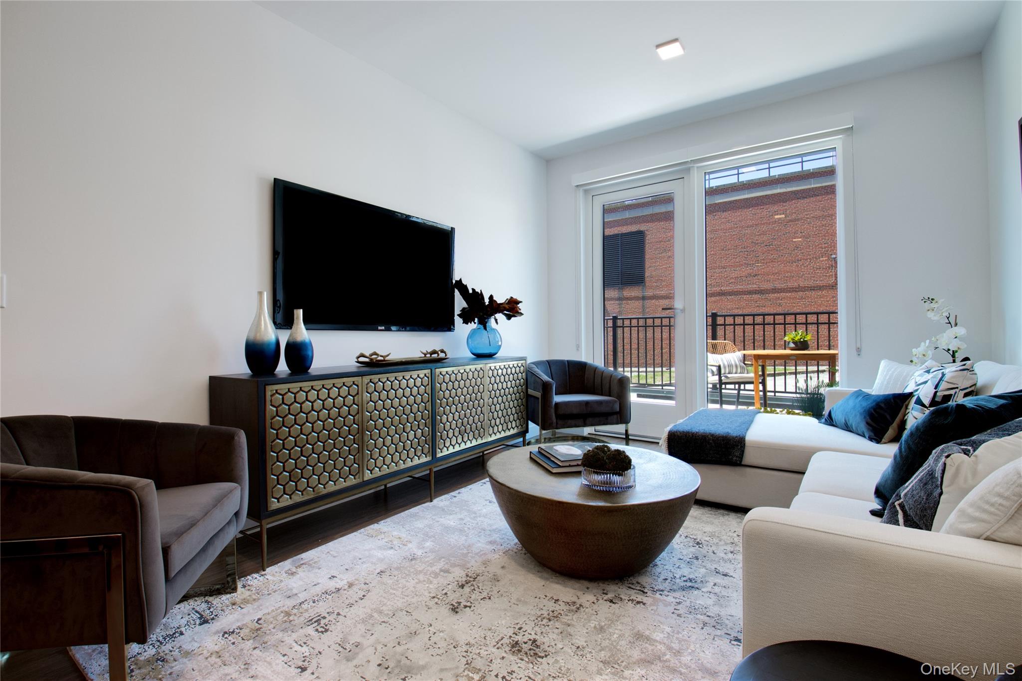 333 Warner Avenue, Unit 208 photo 10