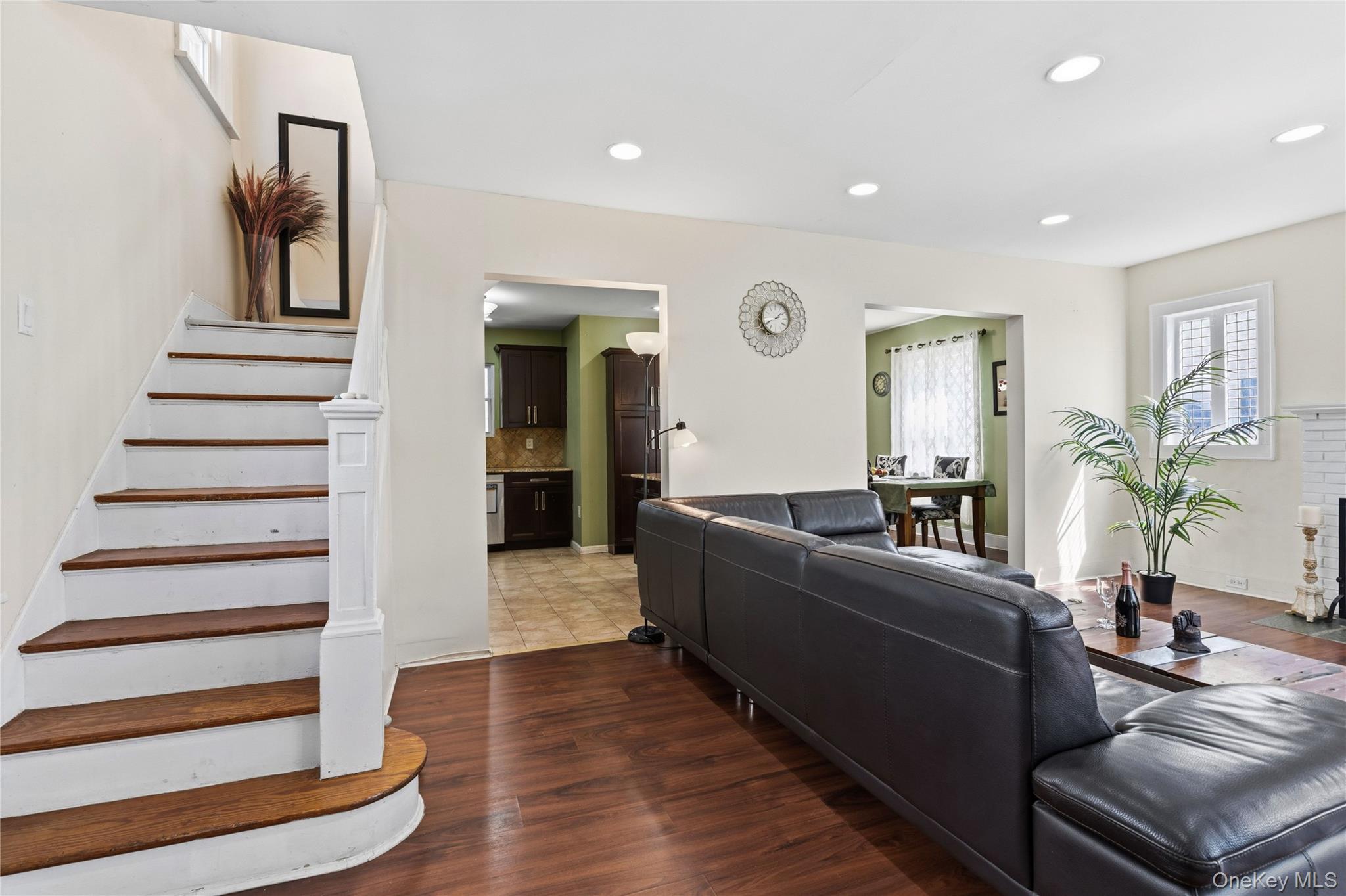 5 Burbury Lane – For Rent photo 5