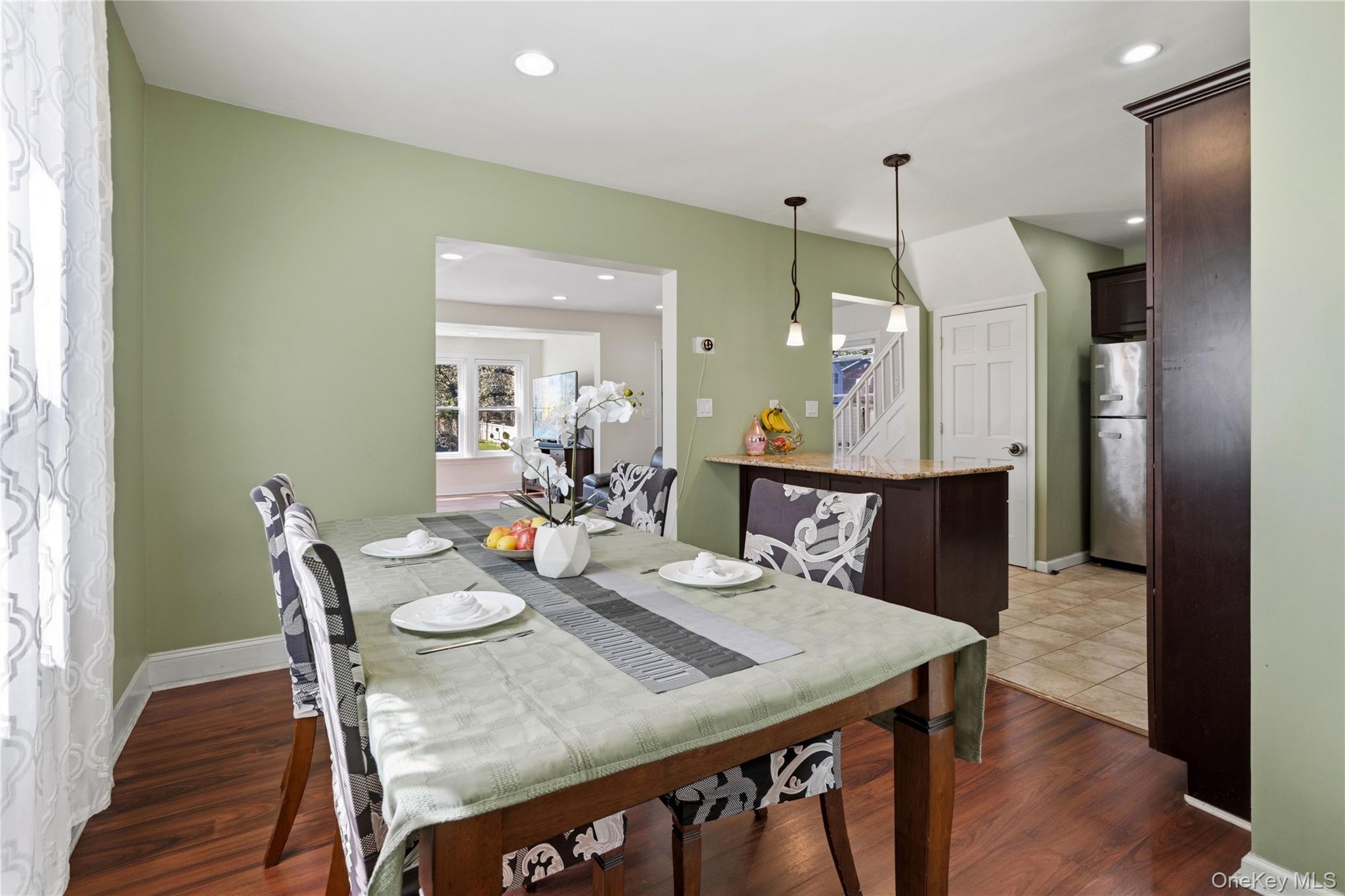 5 Burbury Lane – For Rent photo 12