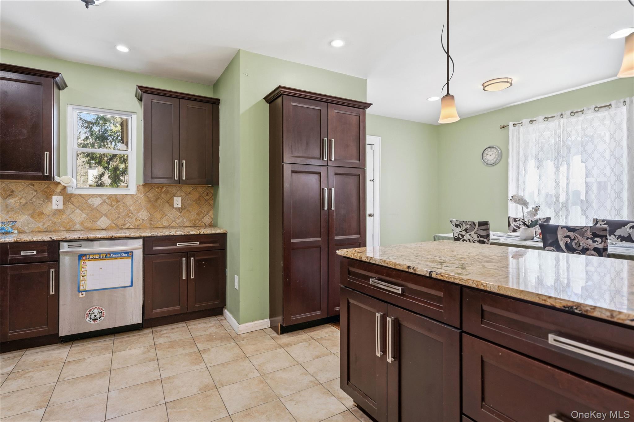 5 Burbury Lane – For Rent photo 15