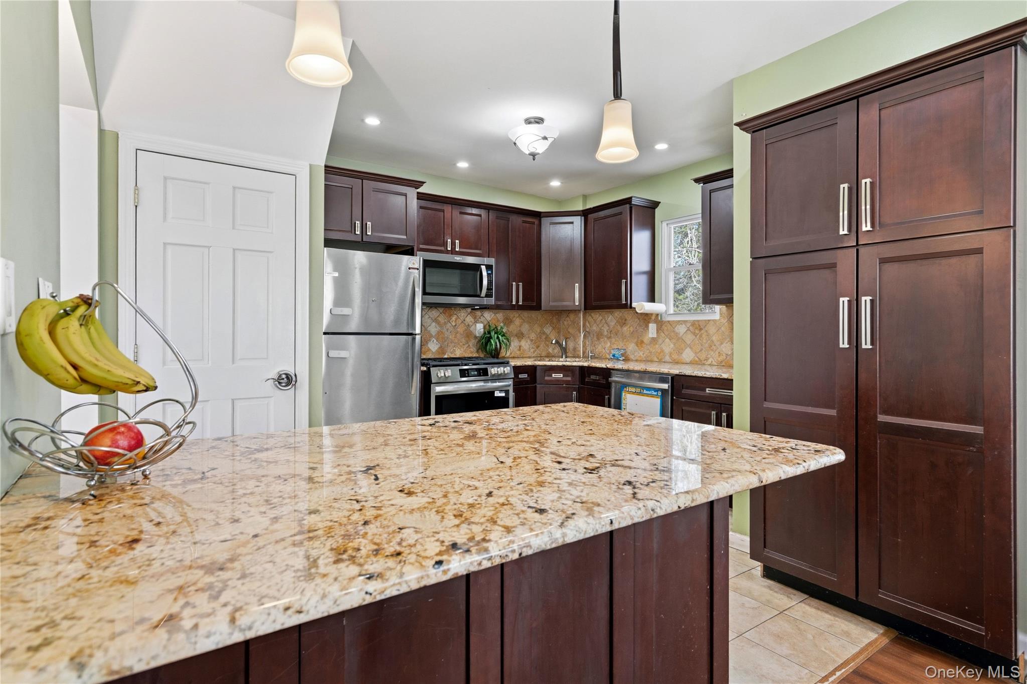 5 Burbury Lane – For Rent photo 14