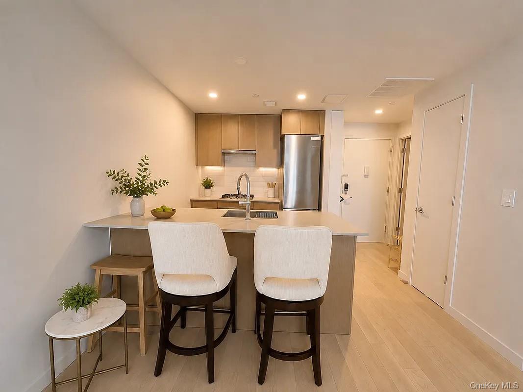 13102A 40th Road, Unit 20J photo 6
