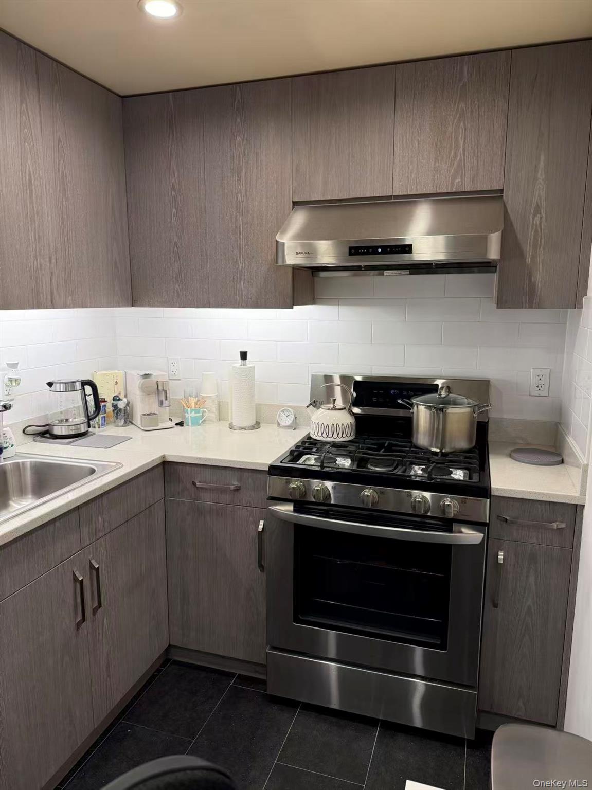 14438 35th Avenue, Unit 3B photo 3