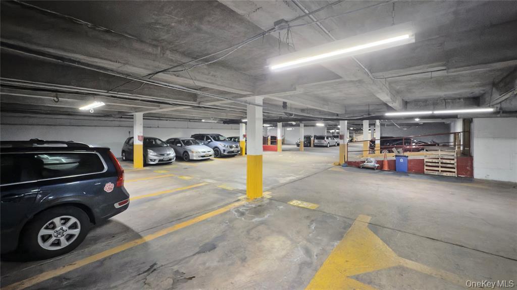 160-10 89th Avenue, Unit 9E photo 17