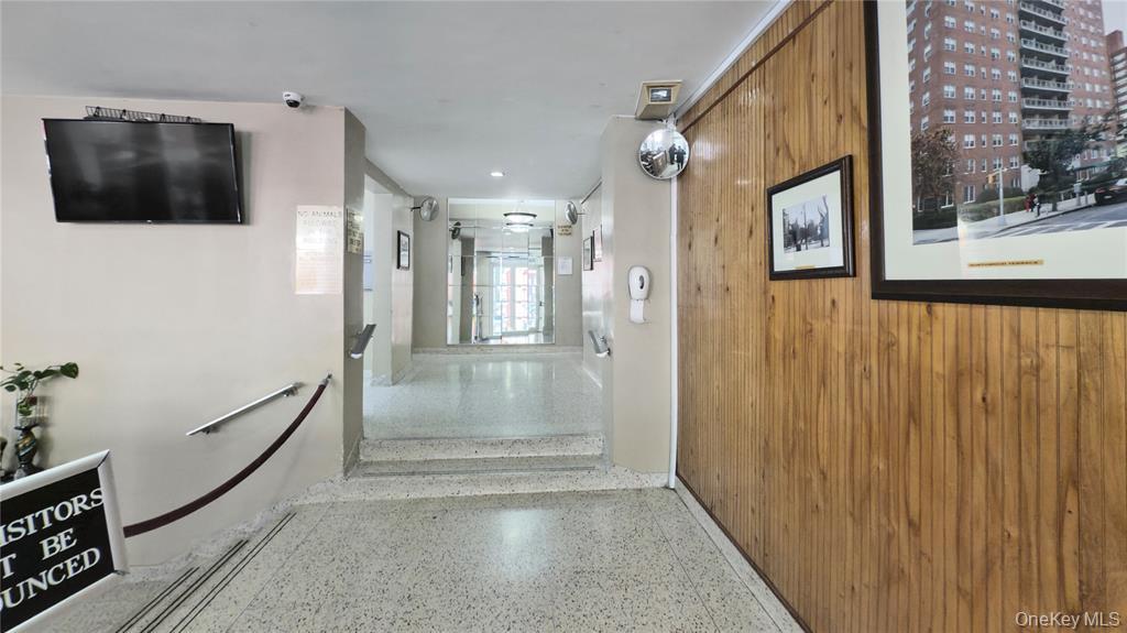 160-10 89th Avenue, Unit 9E photo 6