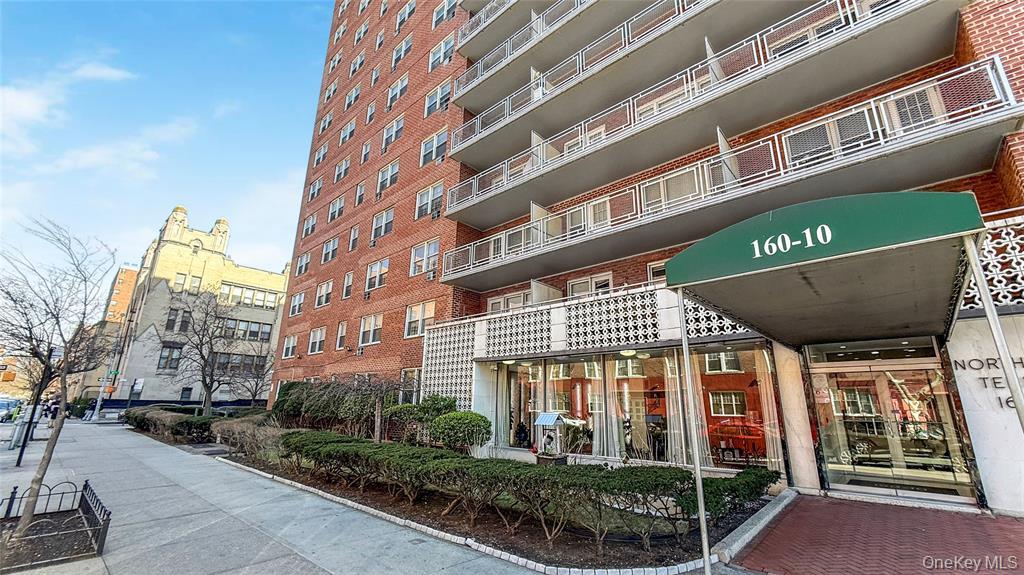 160-10 89th Avenue, Unit 9E photo 3
